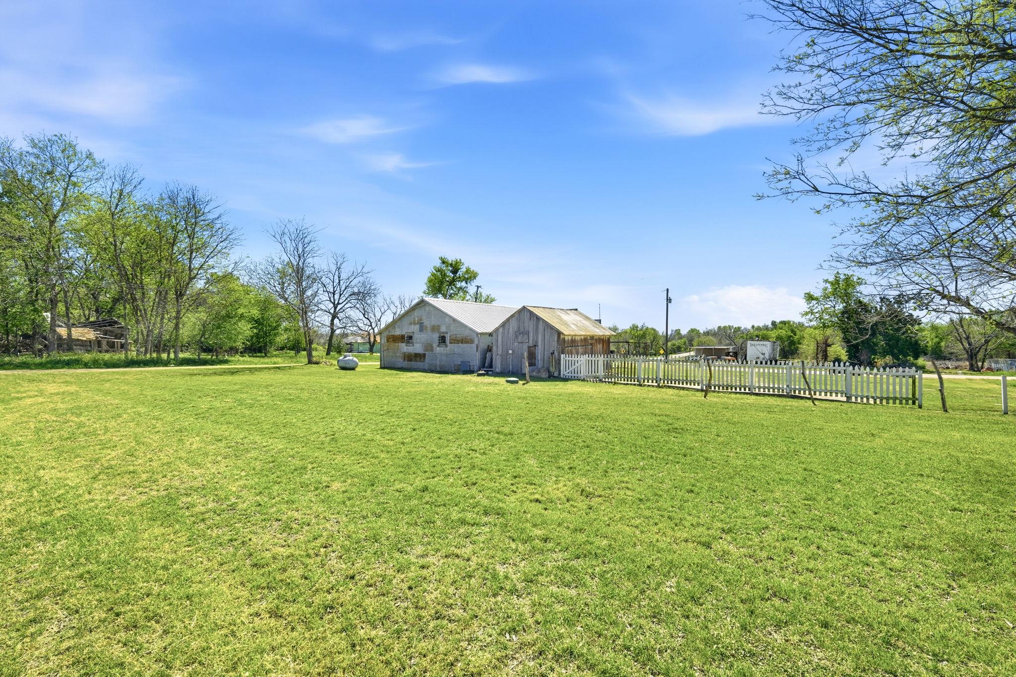 110 County Road 421, Thorndale, TX 76577