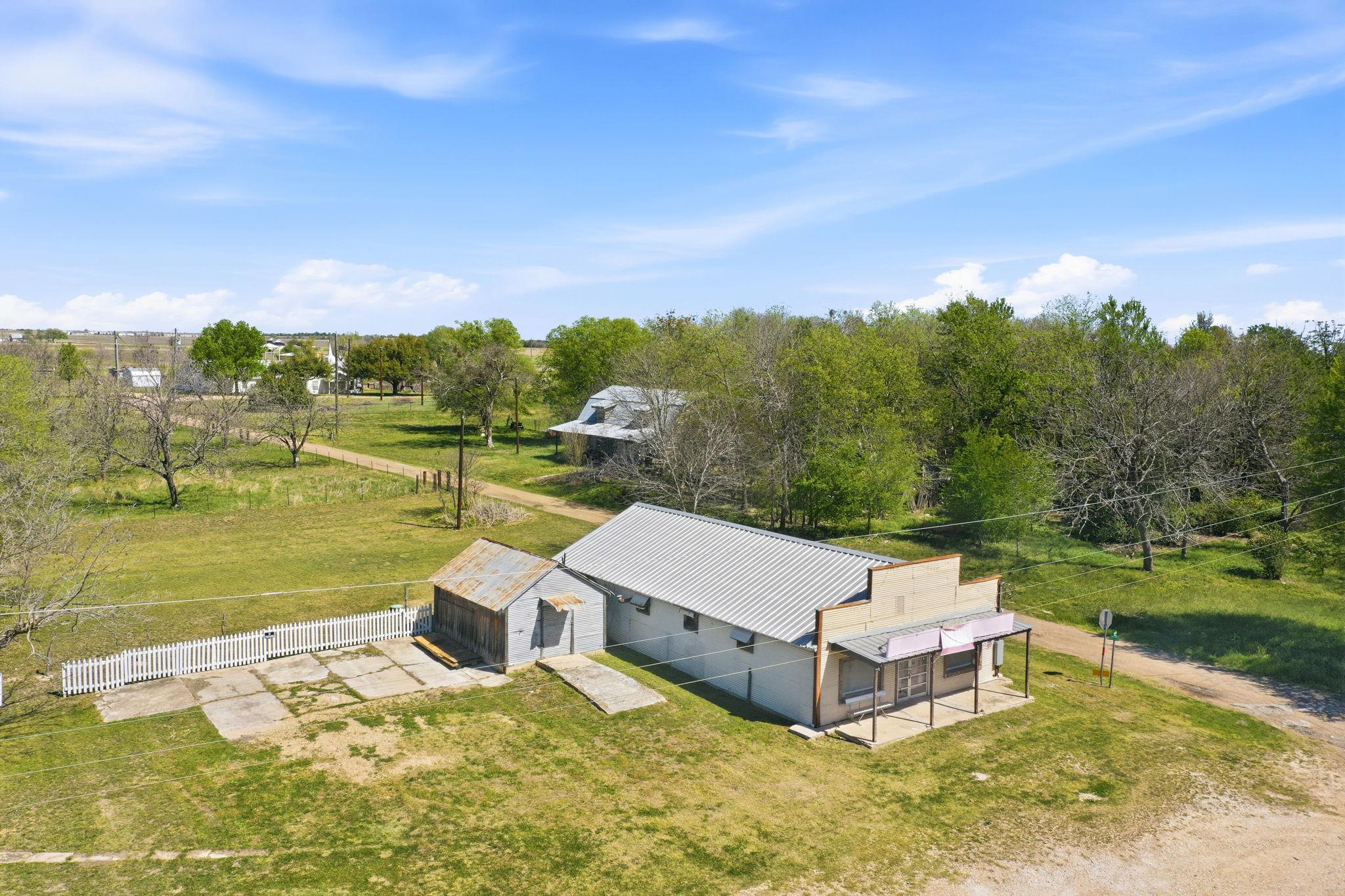 110 County Road 421, Thorndale, TX 76577