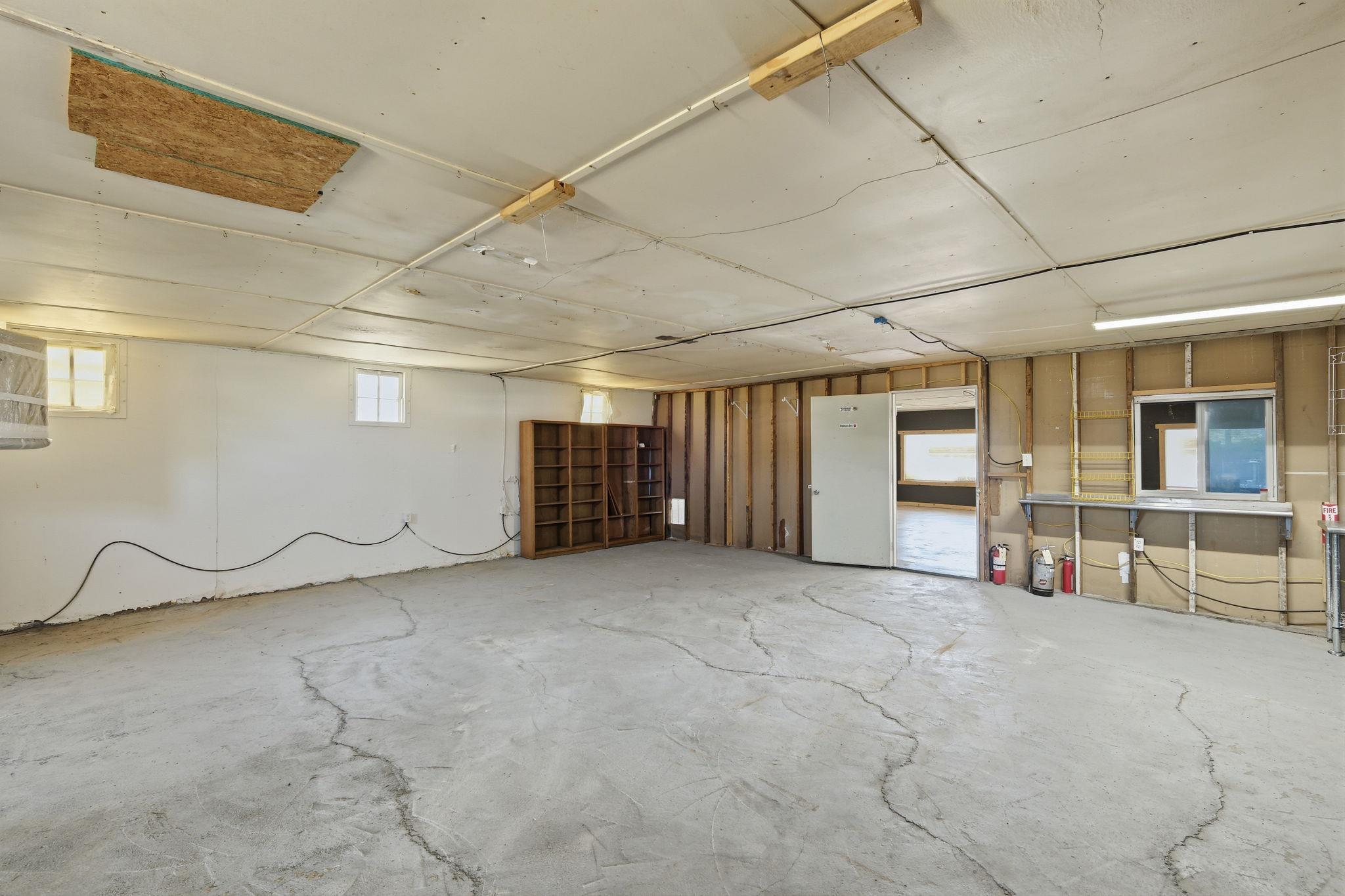 110 County Road 421, Thorndale, TX 76577