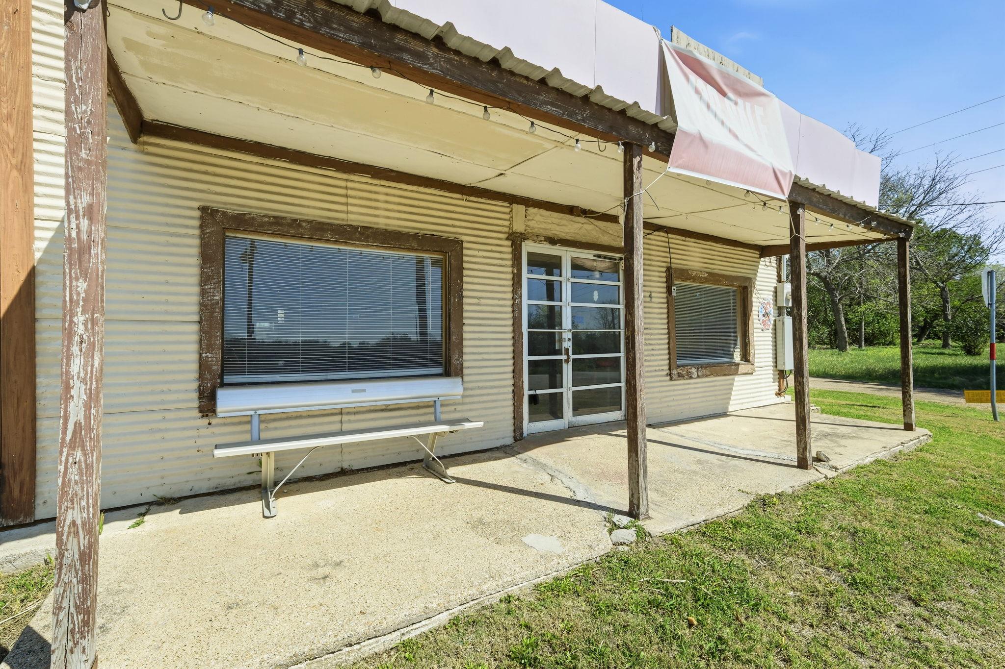 110 County Road 421, Thorndale, TX 76577