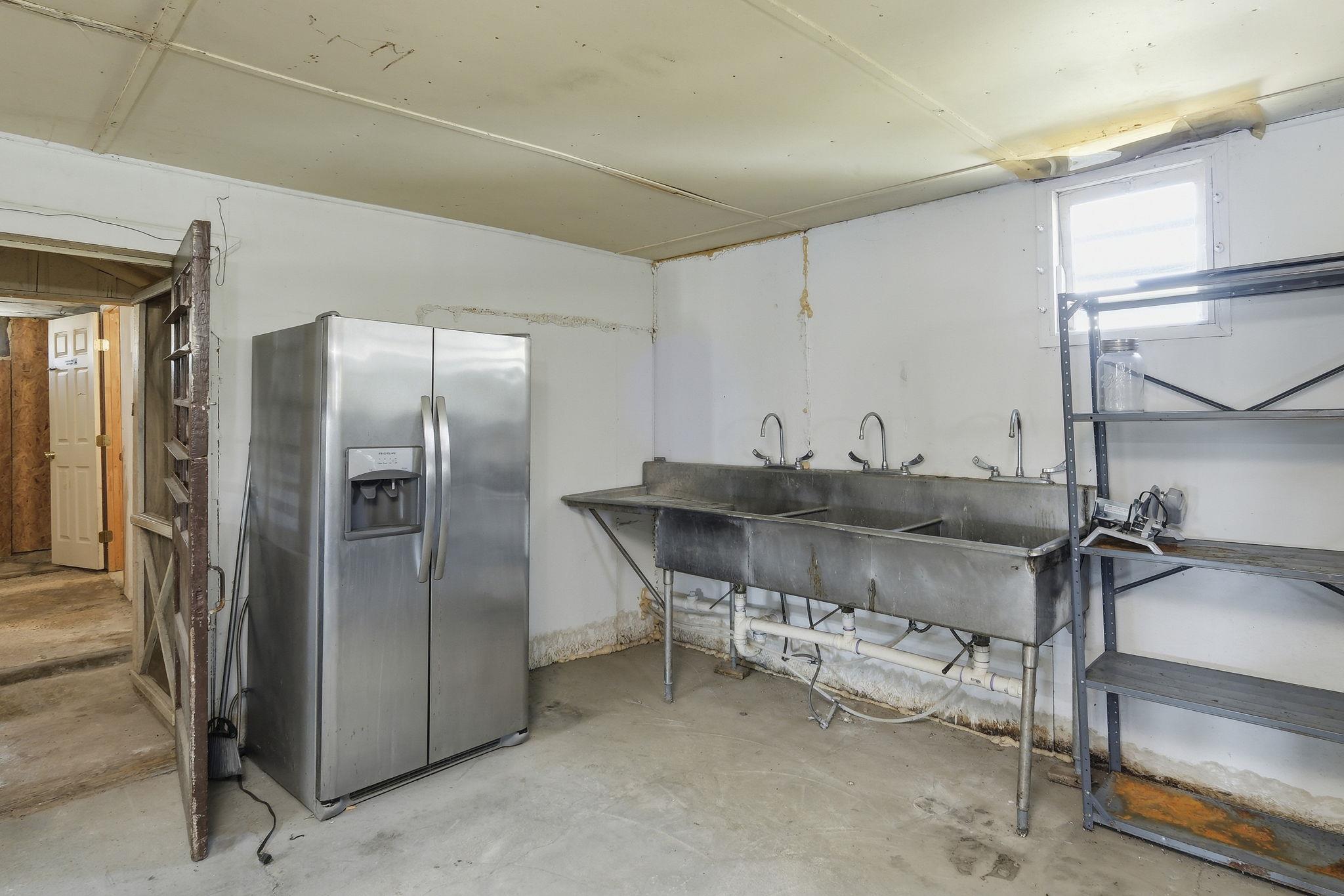 110 County Road 421, Thorndale, TX 76577