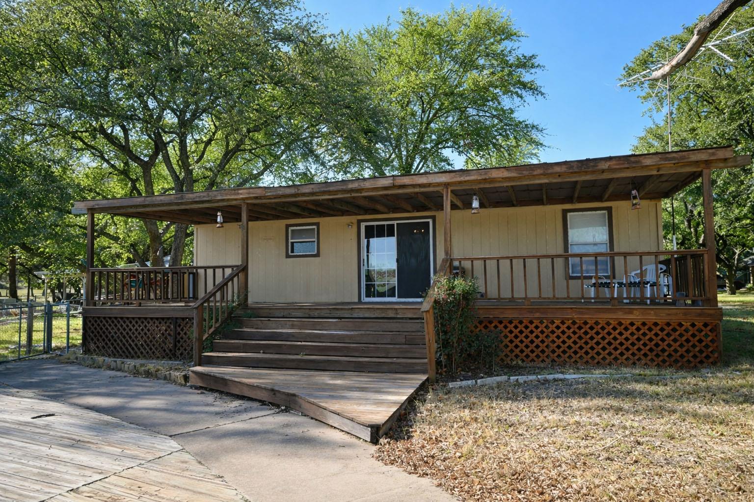 114 Shady Circle Dr, Sunrise Beach Village, TX 78643