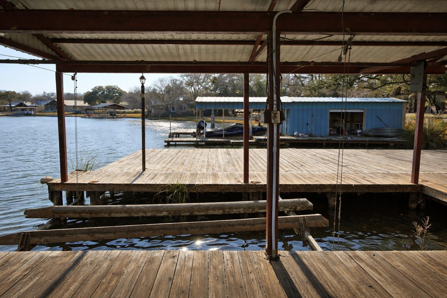 114 Shady Circle Dr, Sunrise Beach Village, TX 78643