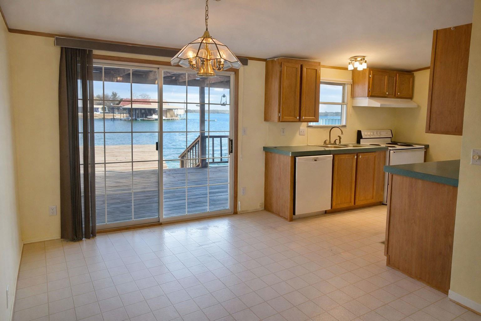 114 Shady Circle Dr, Sunrise Beach Village, TX 78643