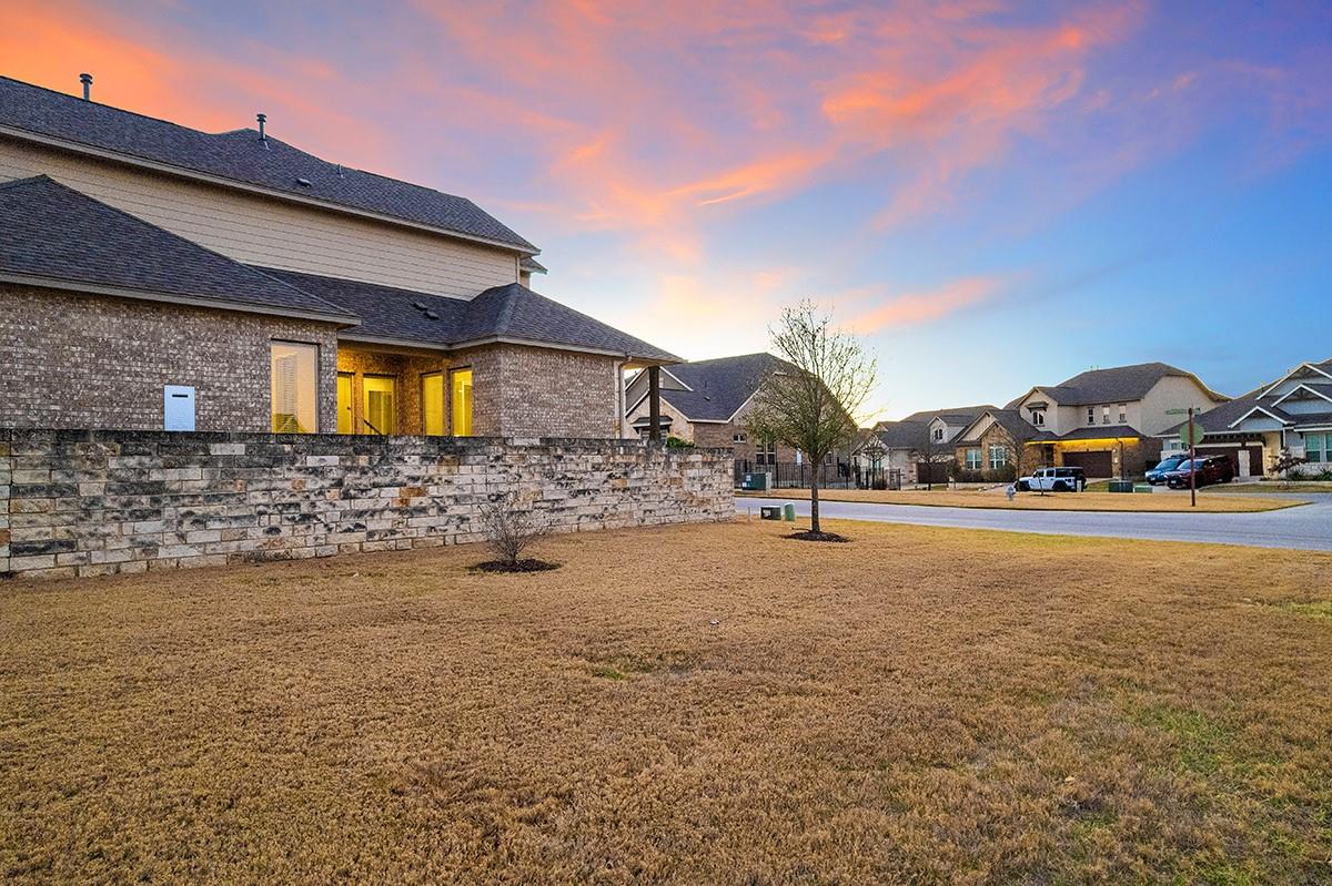 156 Village Oak Dr, Austin, TX 78737