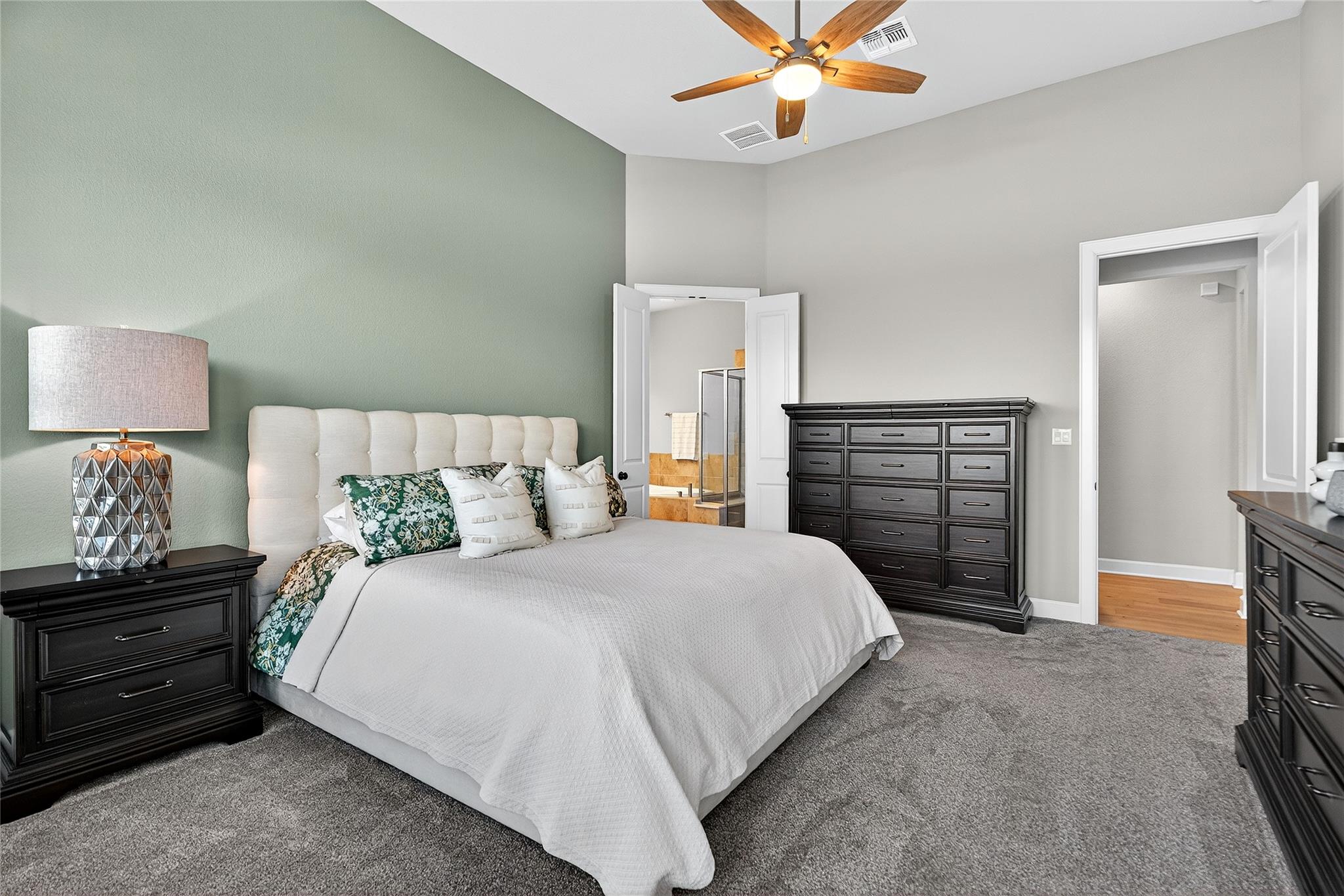 156 Village Oak Dr, Austin, TX 78737