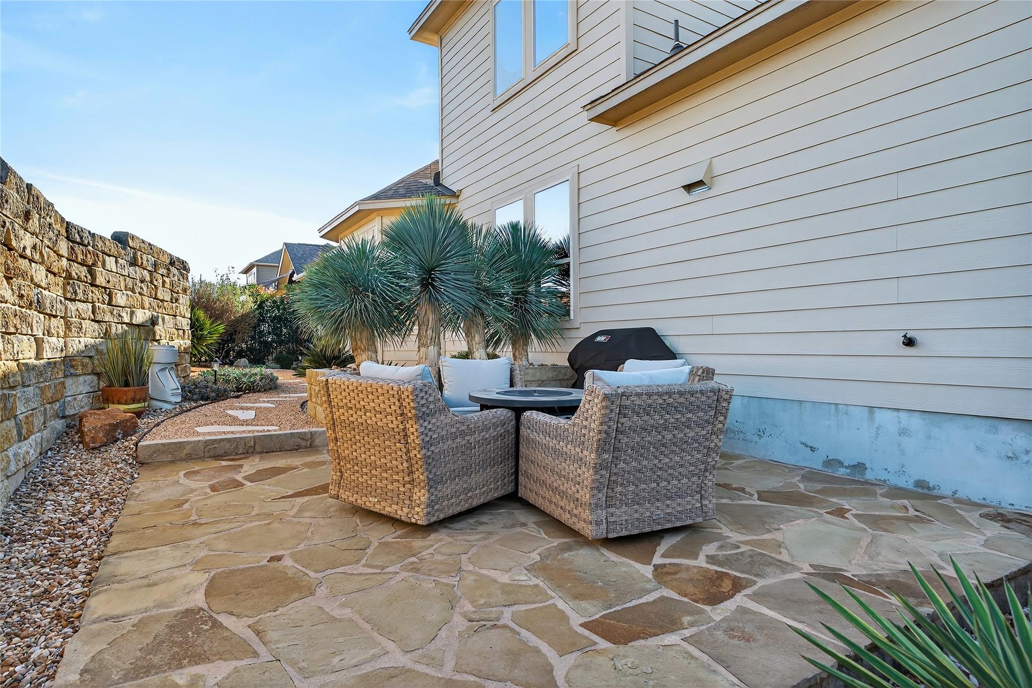 156 Village Oak Dr, Austin, TX 78737