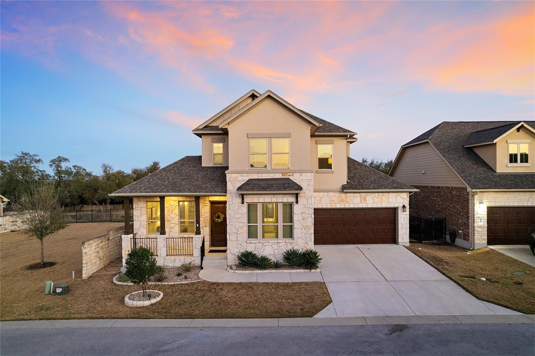 156 Village Oak Dr, Austin, TX 78737