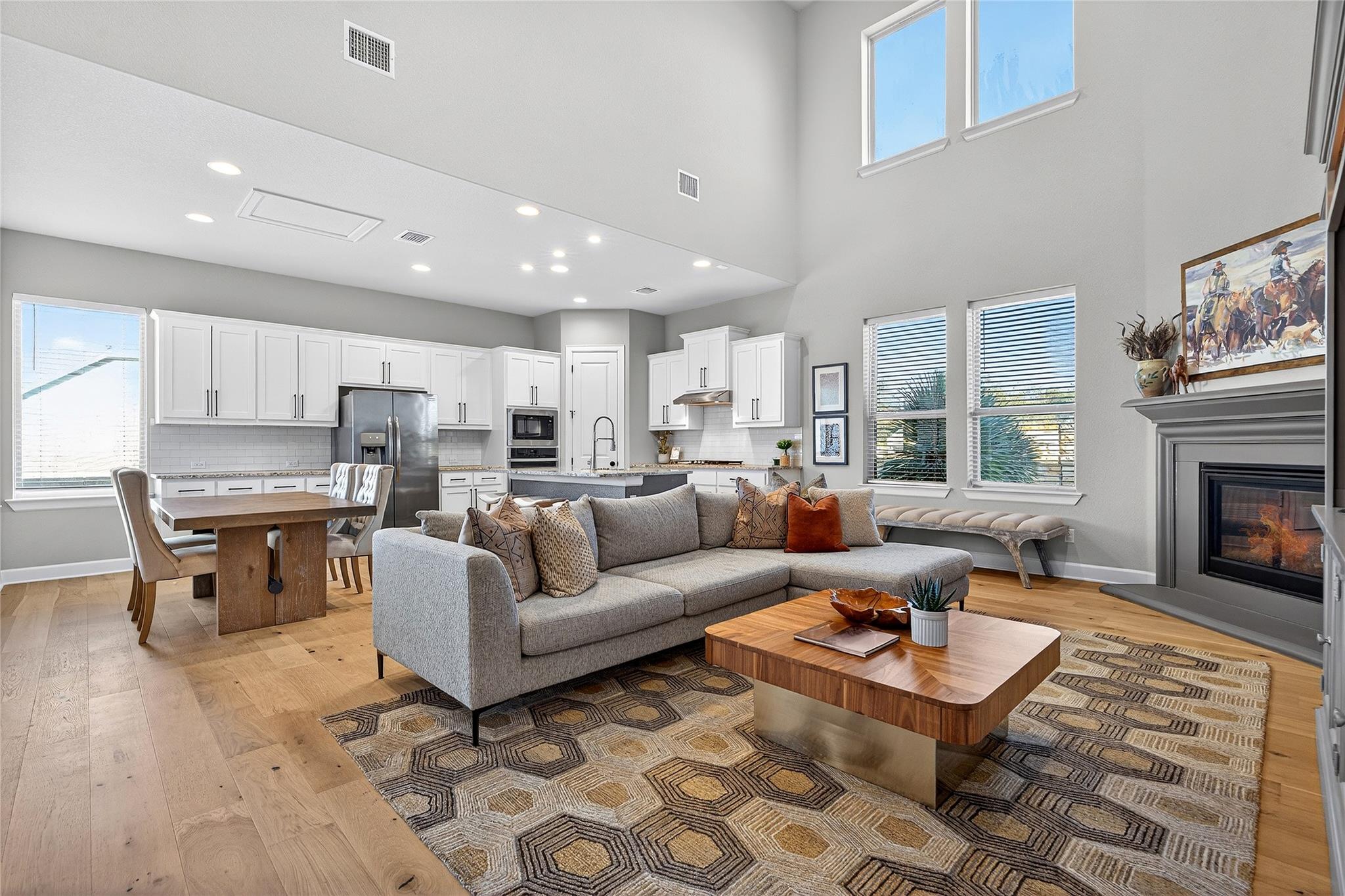 156 Village Oak Dr, Austin, TX 78737