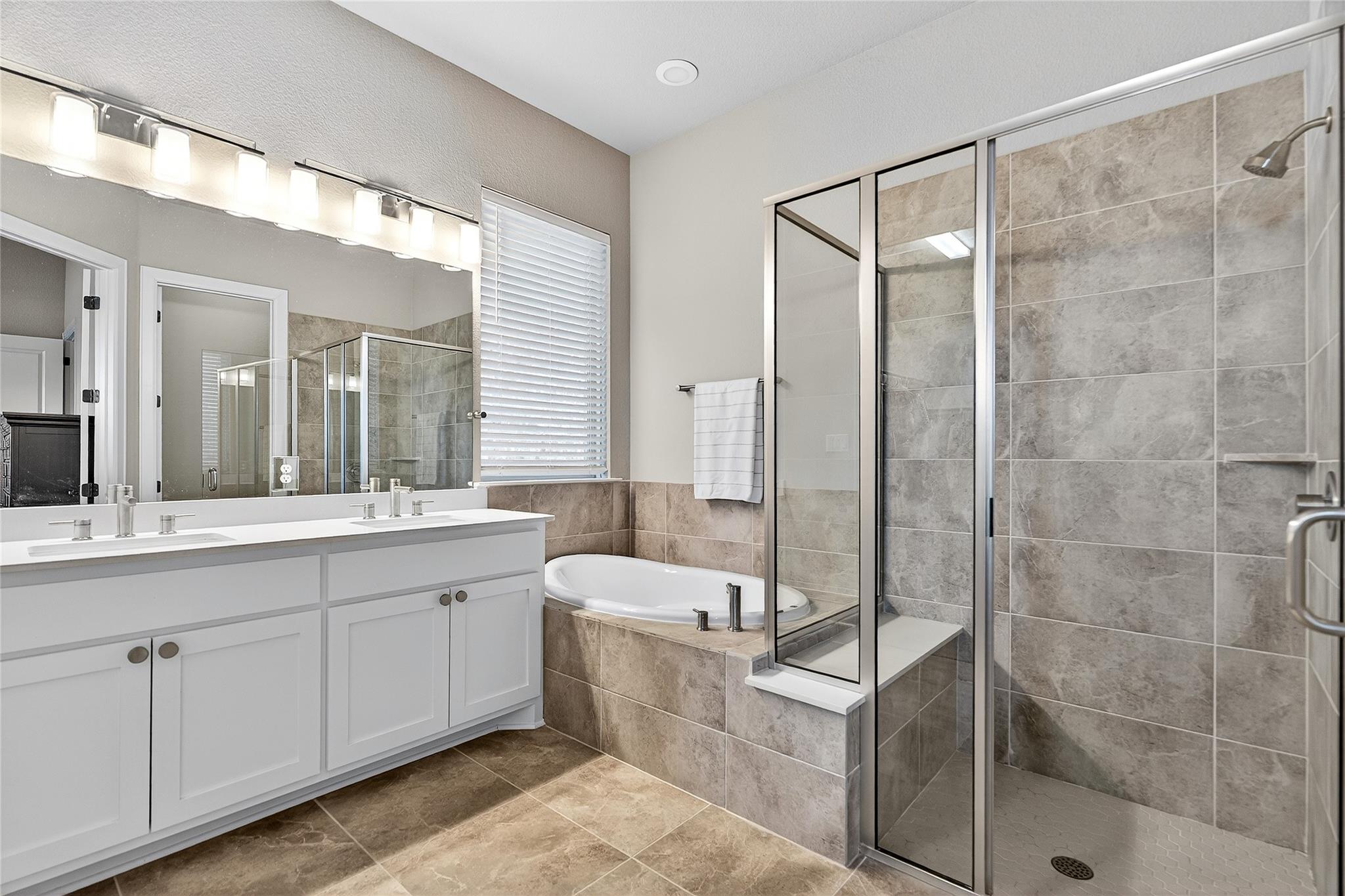 156 Village Oak Dr, Austin, TX 78737