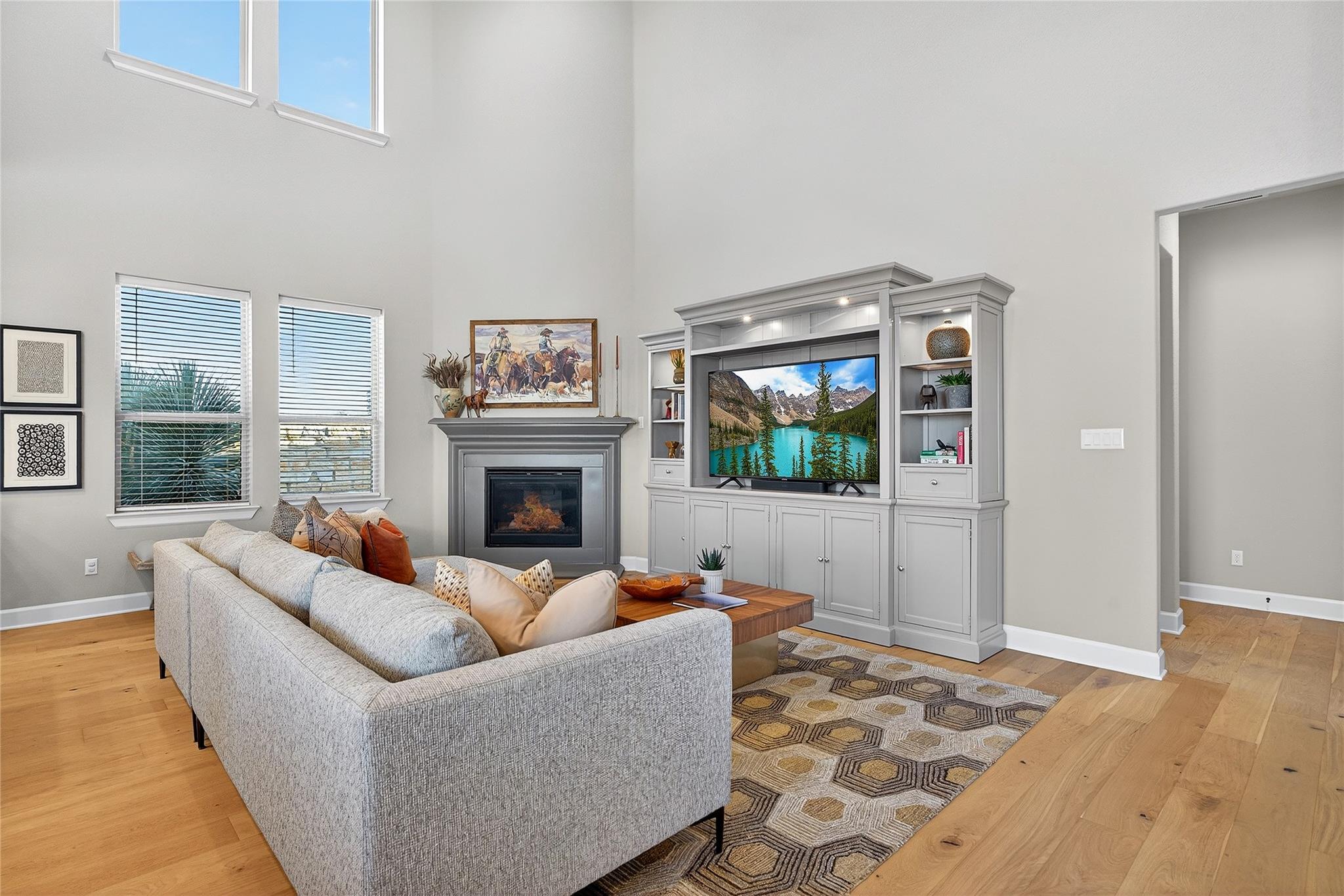 156 Village Oak Dr, Austin, TX 78737