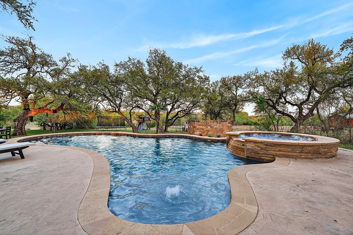 301 Medlin Creek Loop, Dripping Springs, TX 78620