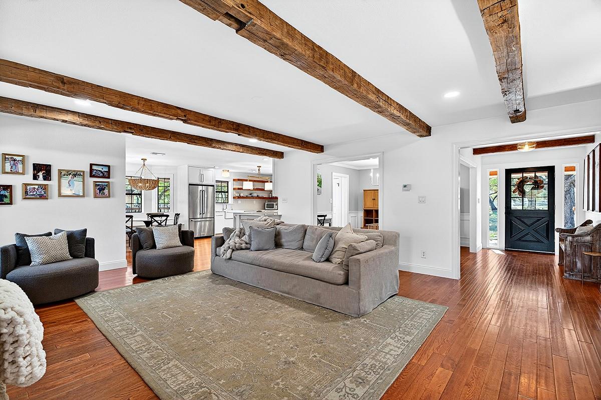 301 Medlin Creek Loop, Dripping Springs, TX 78620