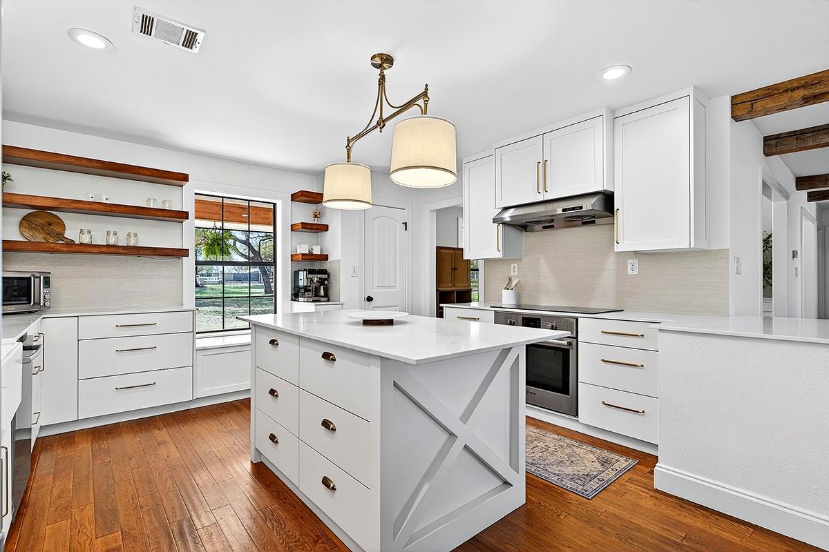 301 Medlin Creek Loop, Dripping Springs, TX 78620