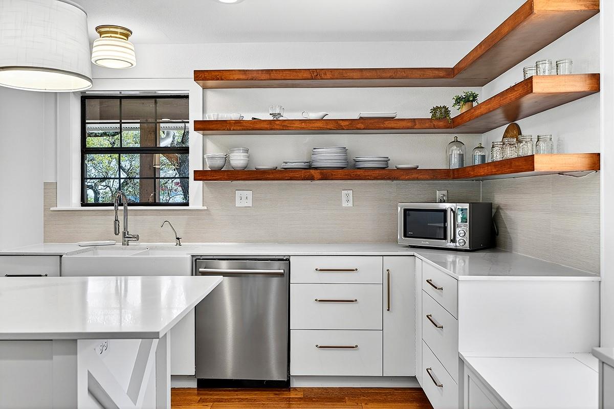 301 Medlin Creek Loop, Dripping Springs, TX 78620