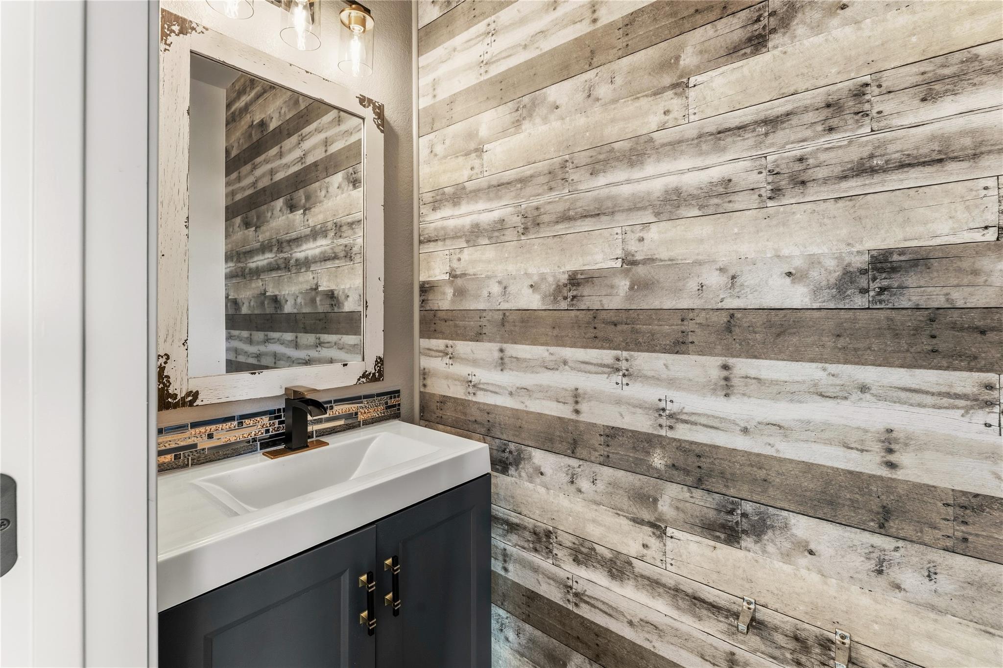 100 Serpentine Ln, Jarrell, TX 76537