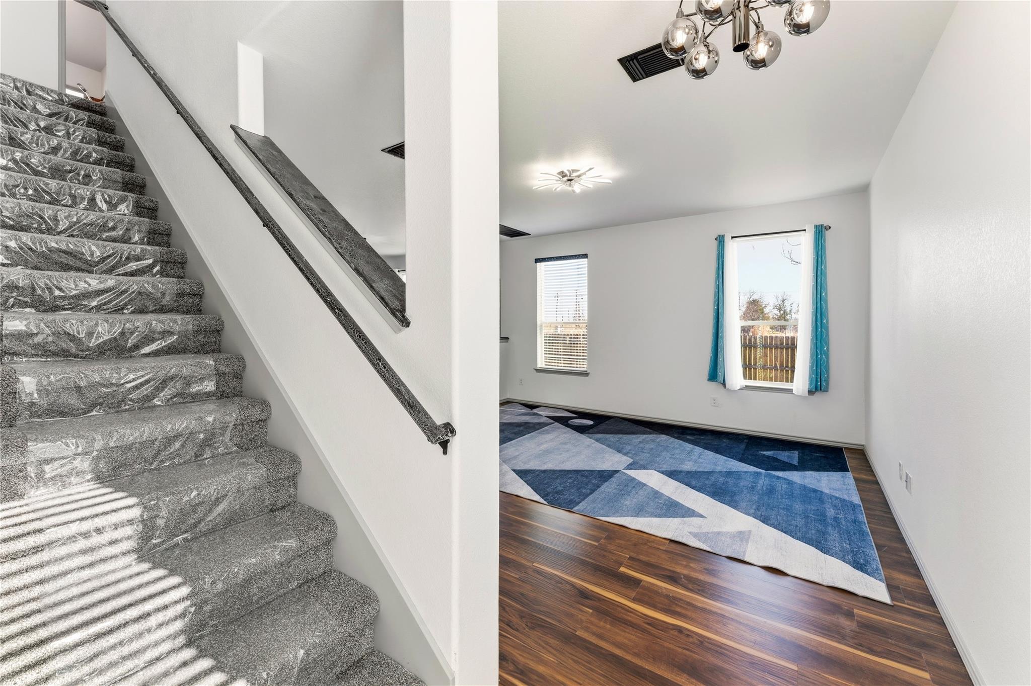 100 Serpentine Ln, Jarrell, TX 76537