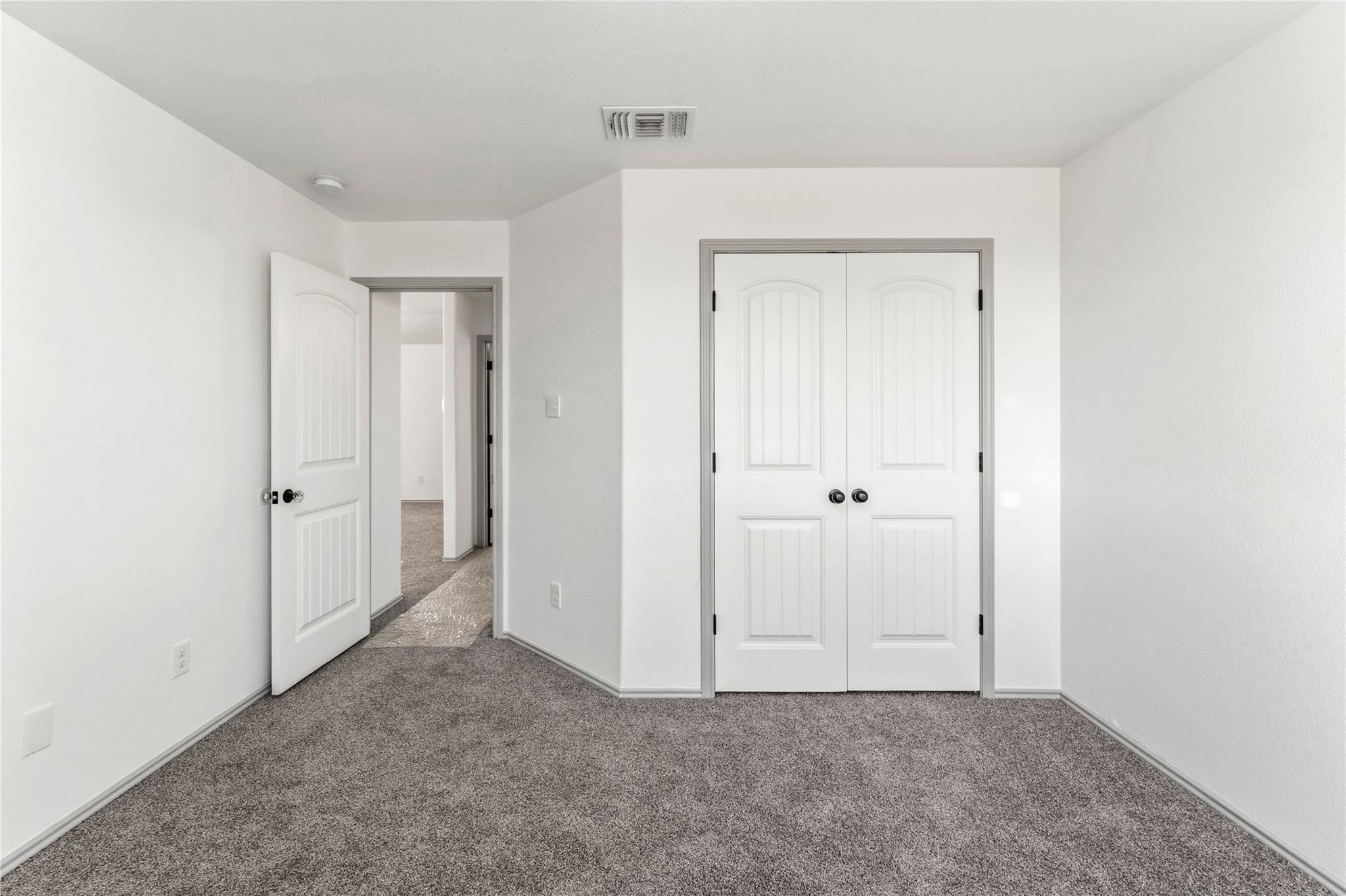 100 Serpentine Ln, Jarrell, TX 76537