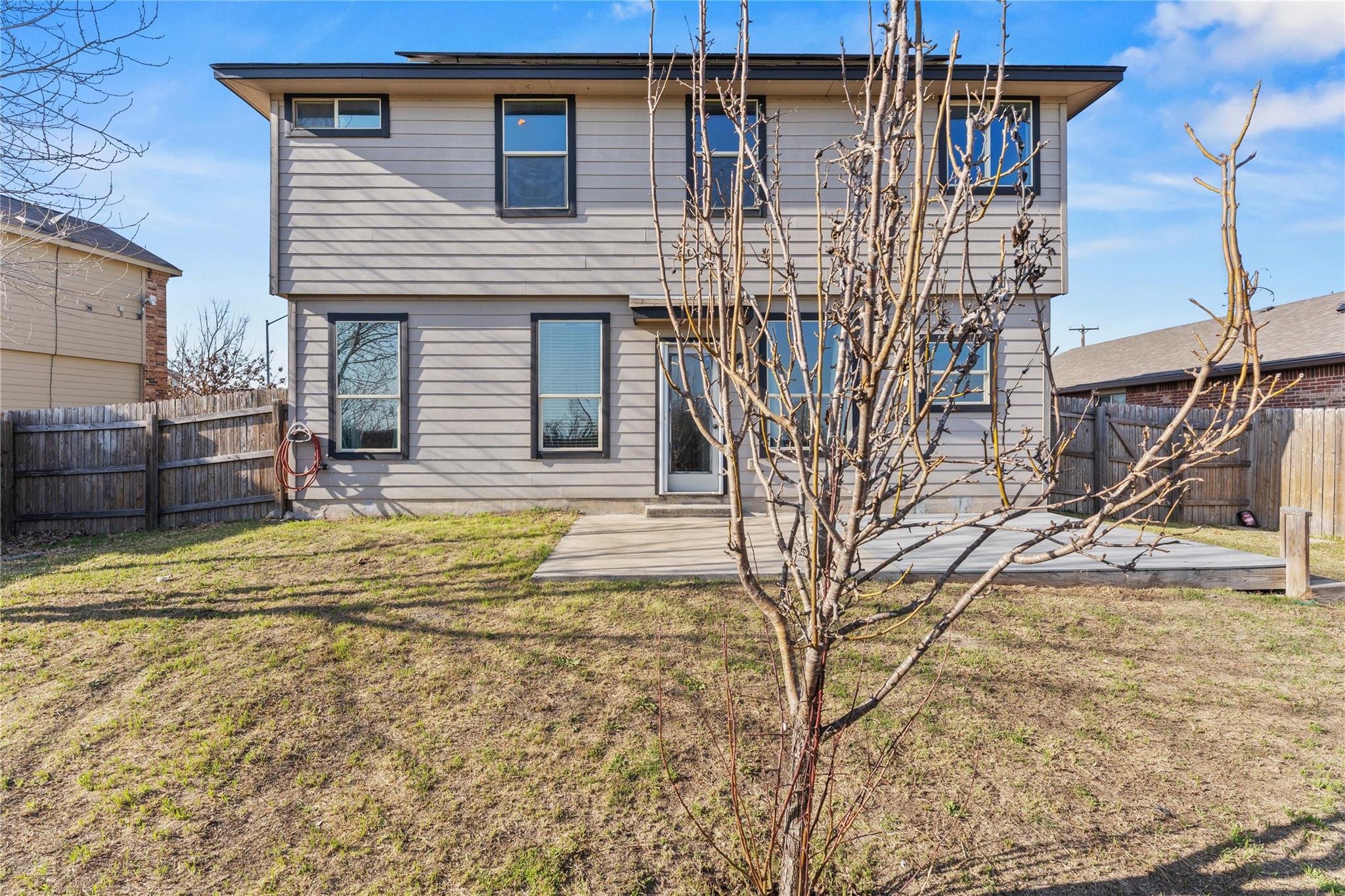 100 Serpentine Ln, Jarrell, TX 76537