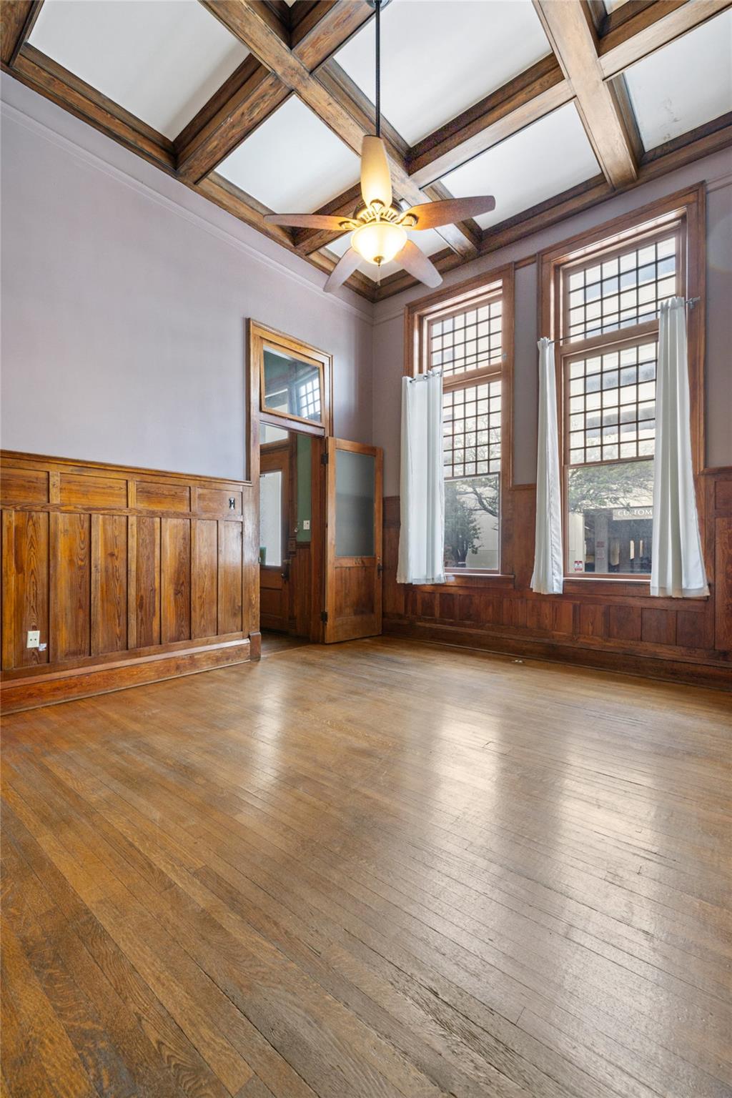 109 E 10th St, Austin, TX 78701