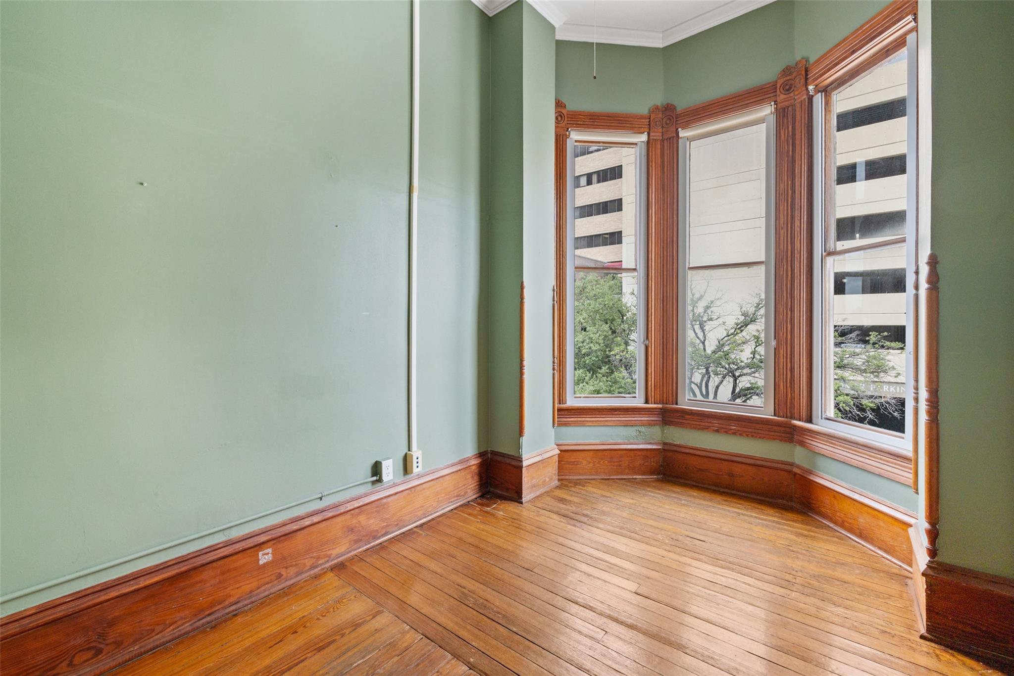 109 E 10th St, Austin, TX 78701