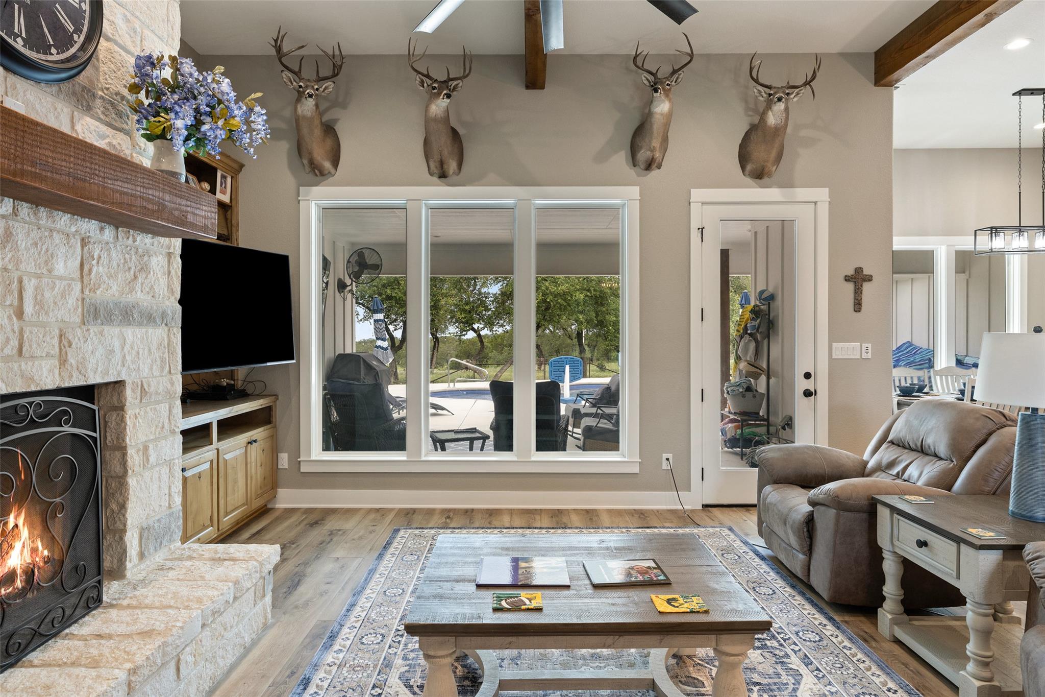 210 Levon Ln, Burnet, TX 78611