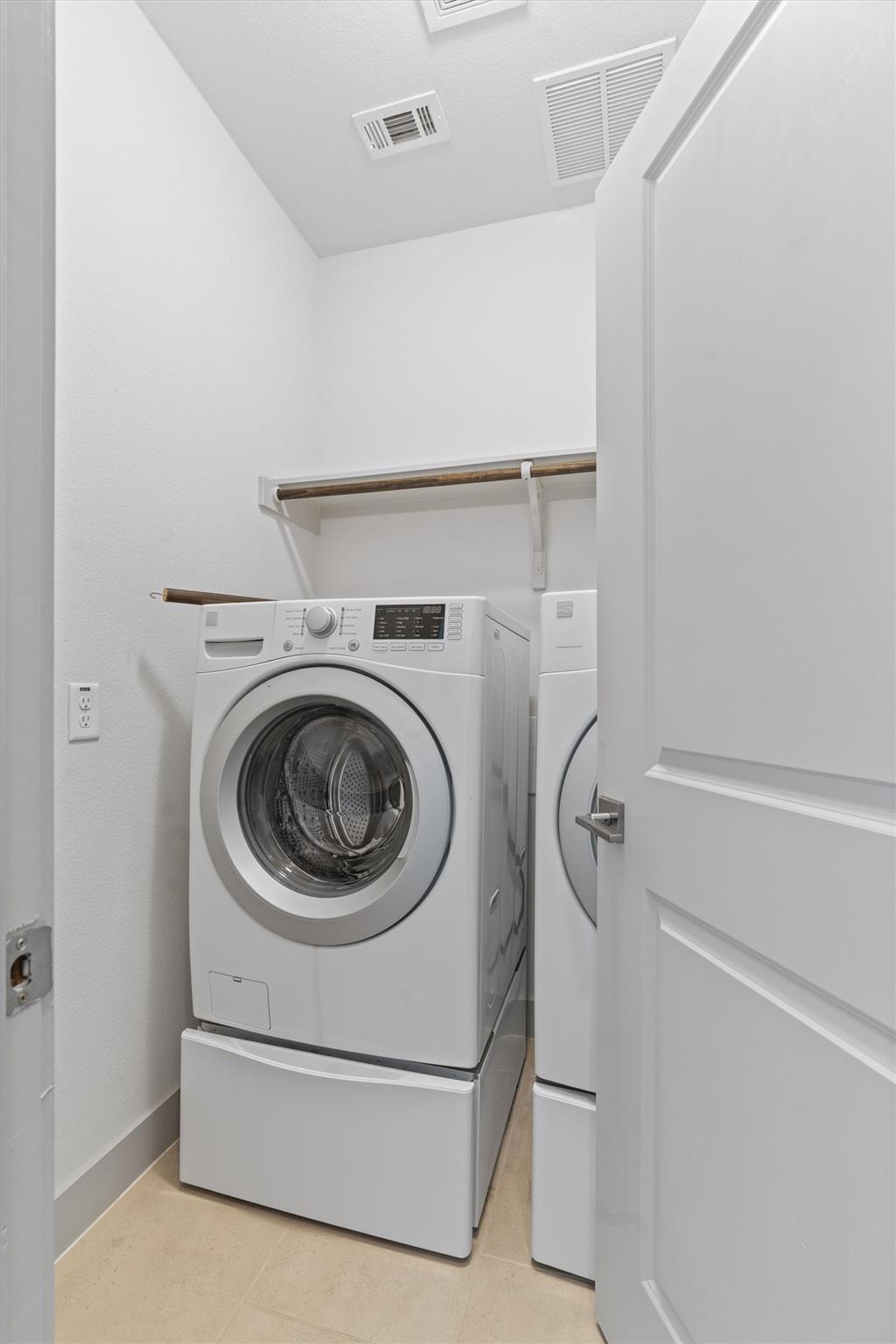 2057 Local Rebel Loop # 2057, Leander, TX 78641