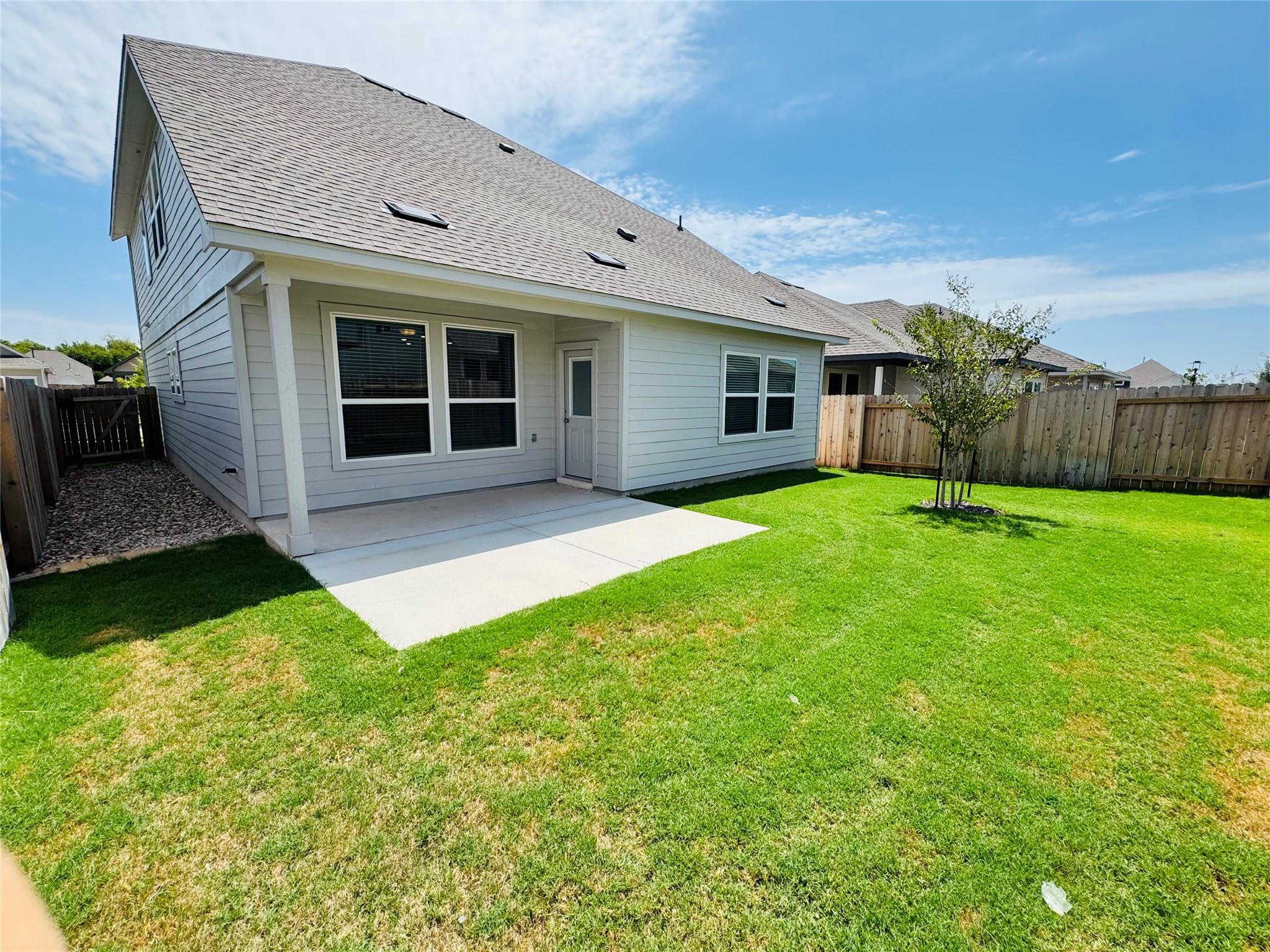 109 Corn Ln, Hutto, TX 78634