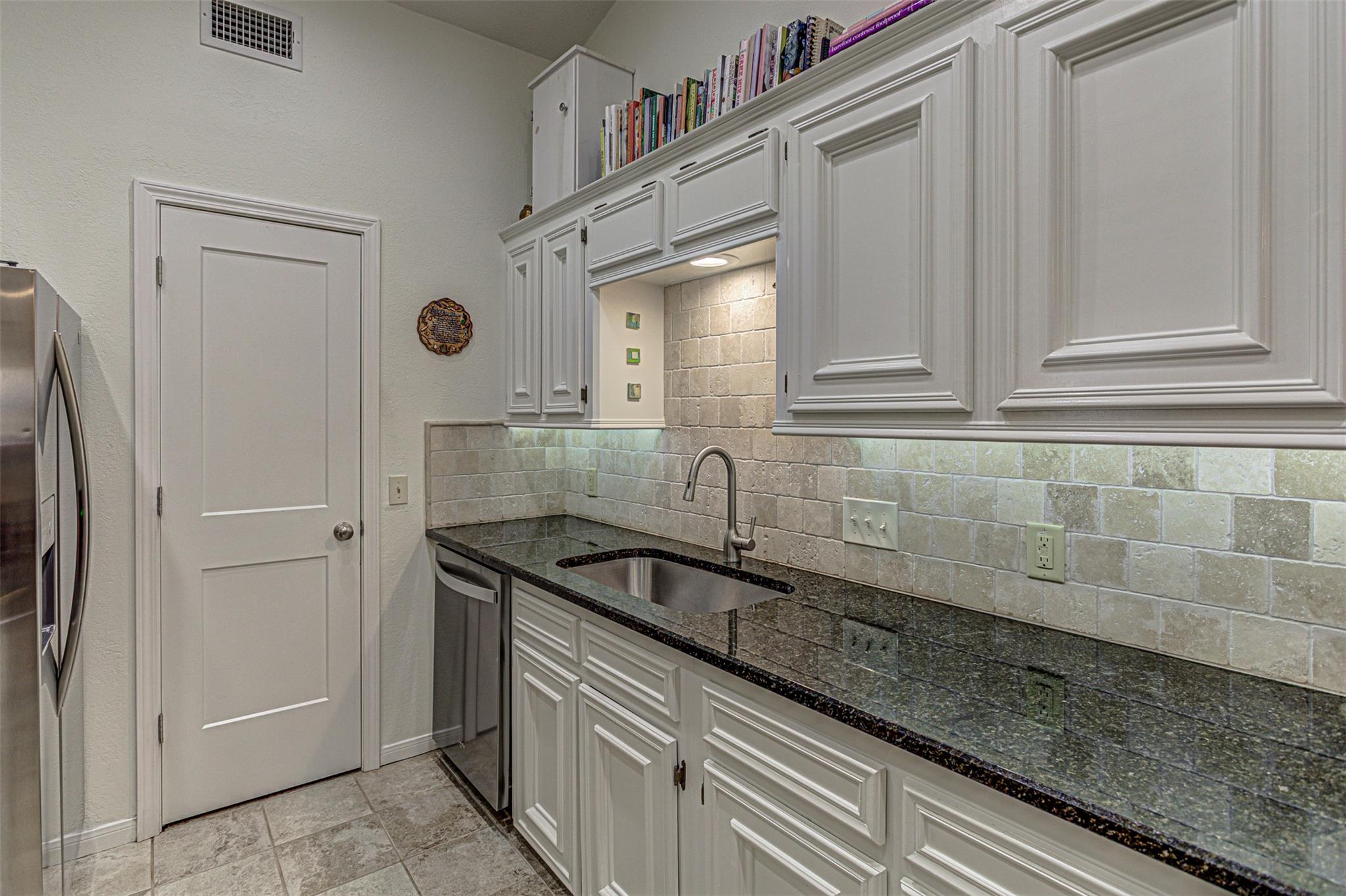 507 Mountain Dr, Horseshoe Bay, TX 78657