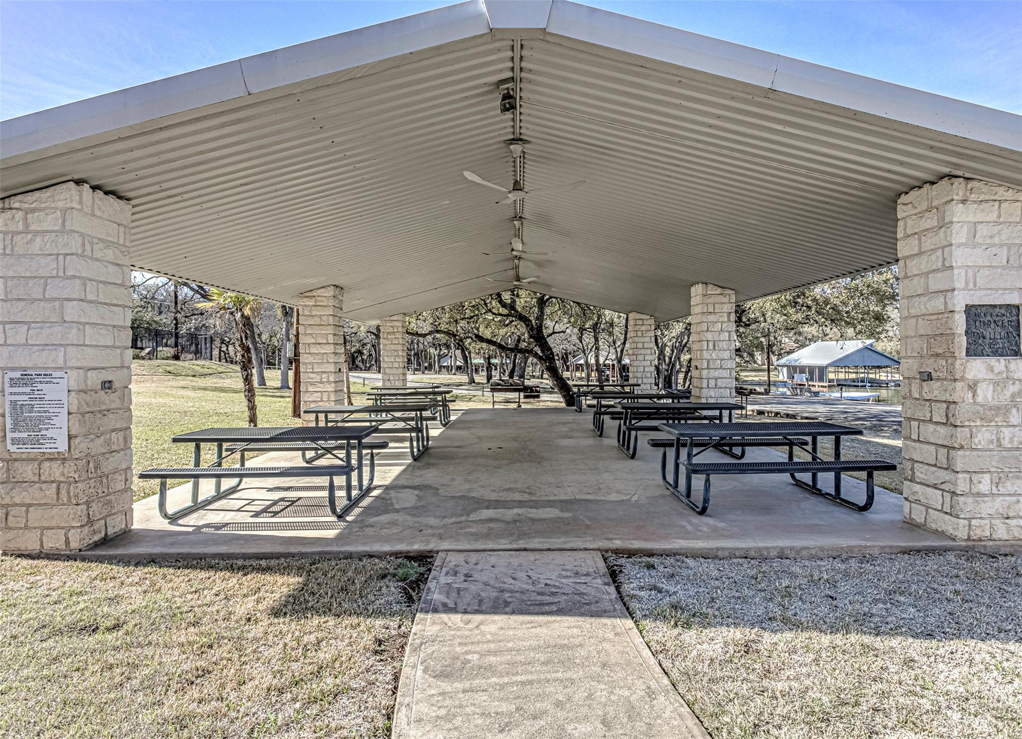 507 Mountain Dr, Horseshoe Bay, TX 78657