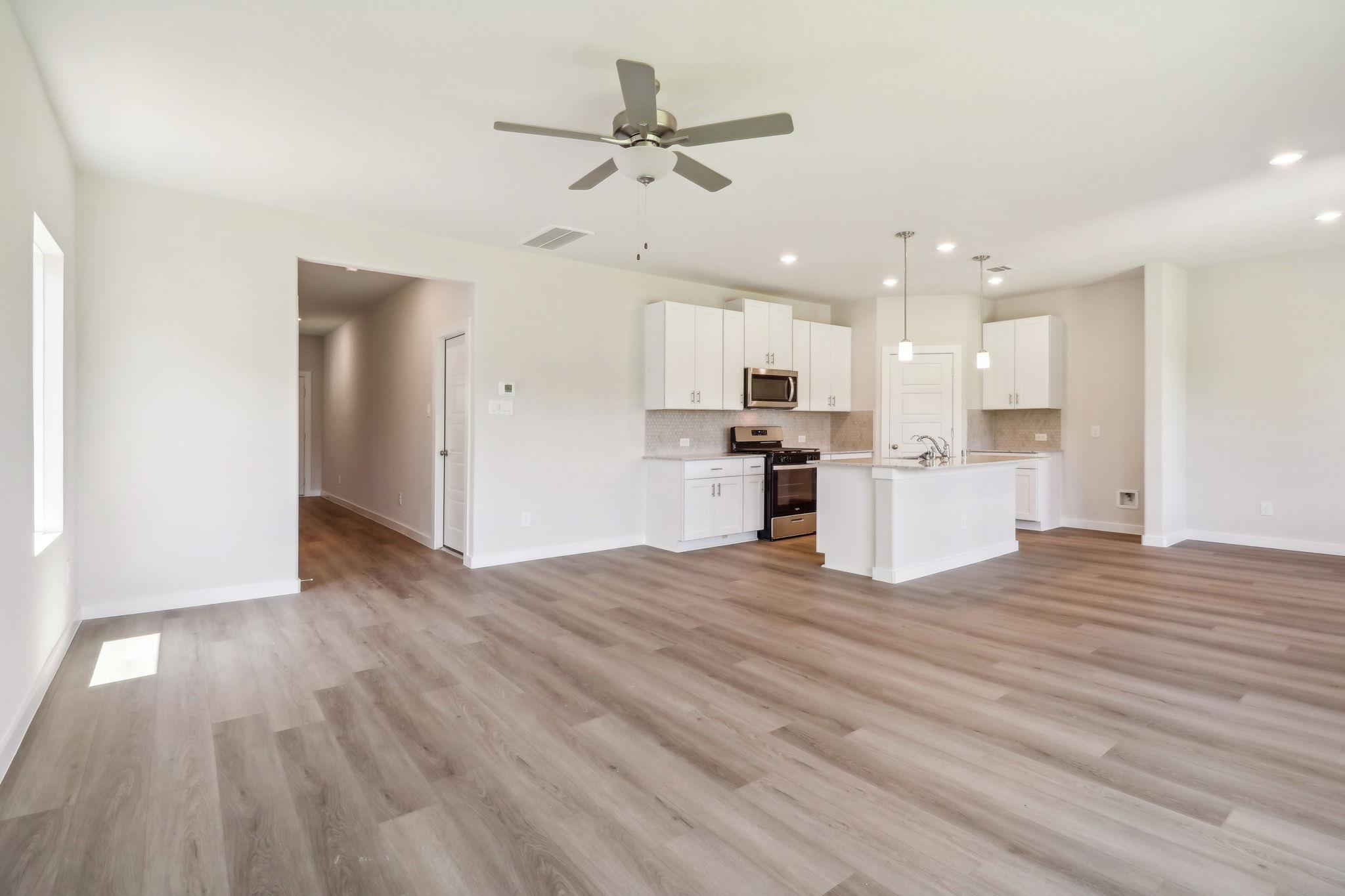 221 Outlaw Dr, Liberty Hill, TX 78642