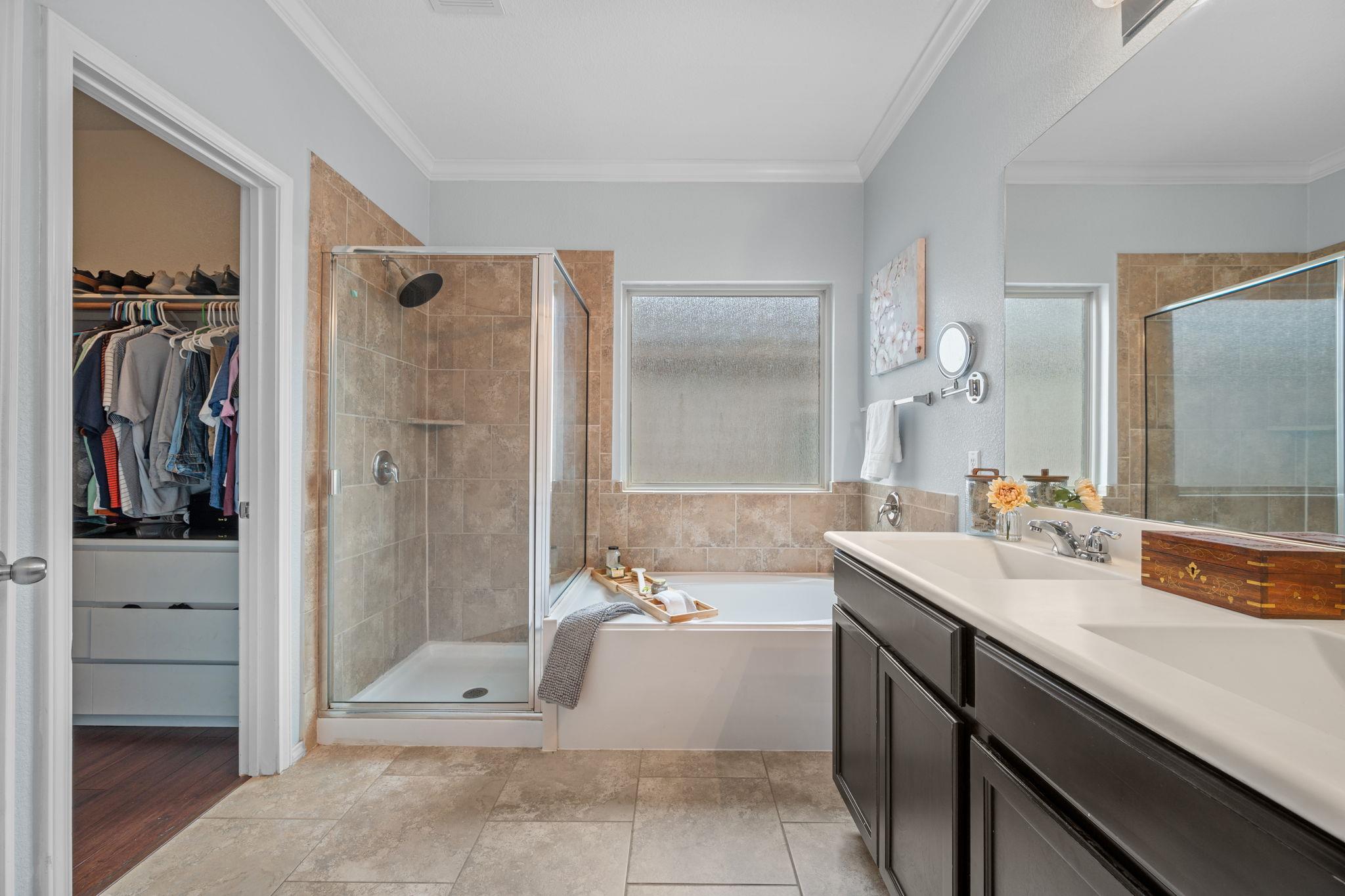 168 Golden Eagle Ln, Leander, TX 78641