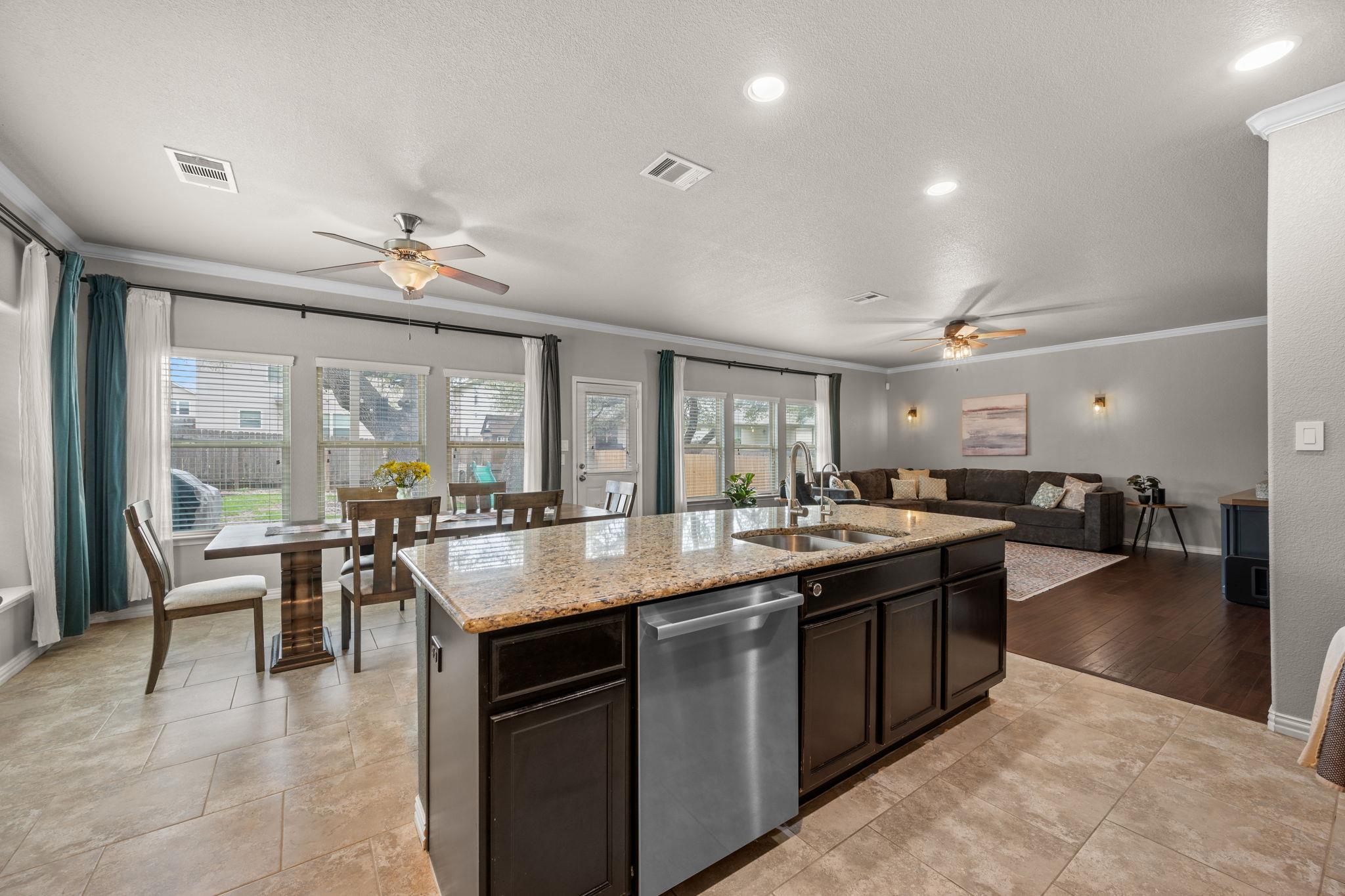 168 Golden Eagle Ln, Leander, TX 78641