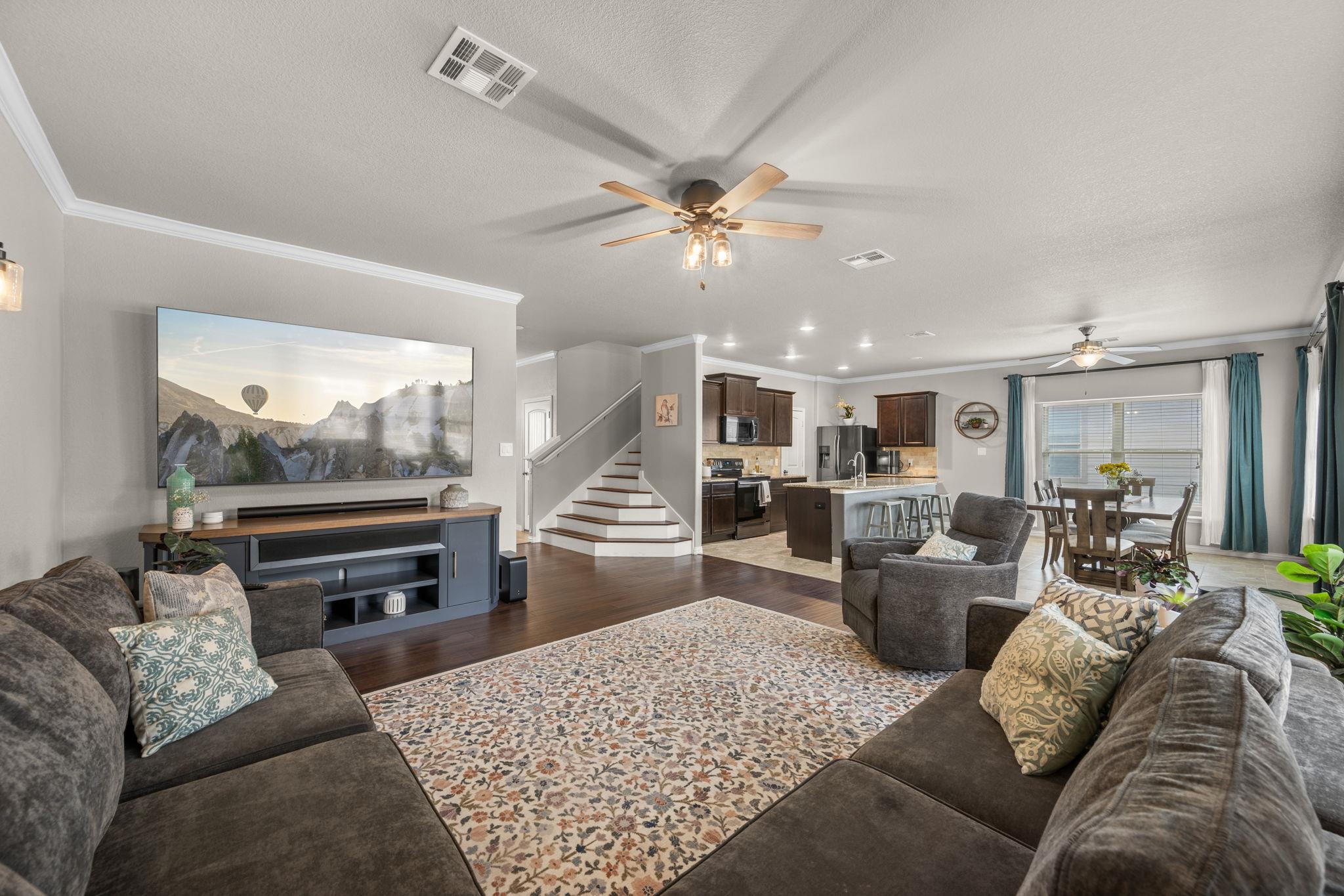 168 Golden Eagle Ln, Leander, TX 78641