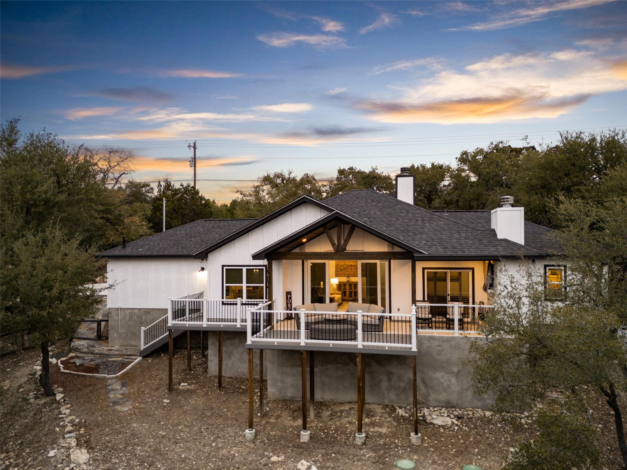 1382 Cottonwood Rd, Fischer, TX 78623