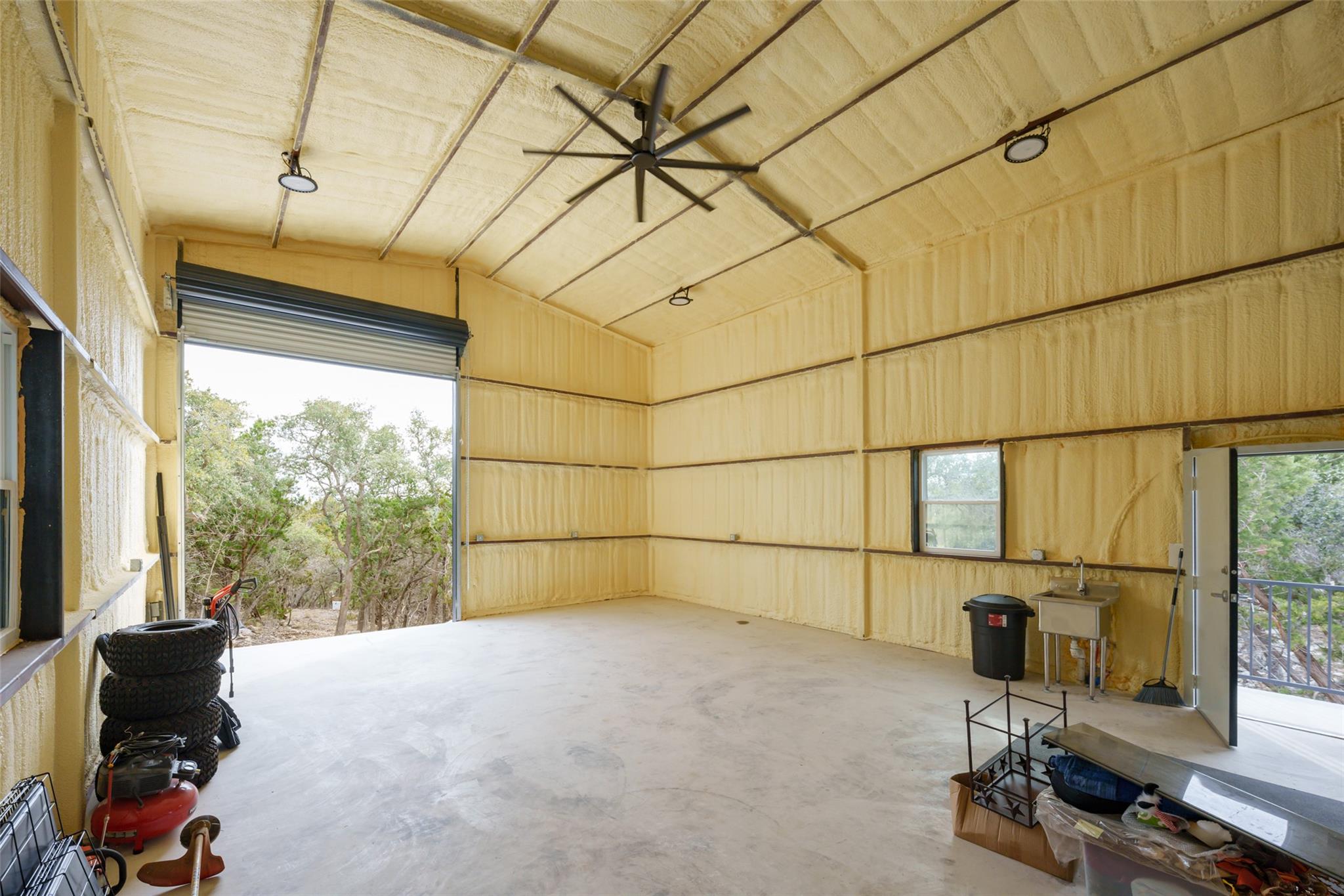 1382 Cottonwood Rd, Fischer, TX 78623