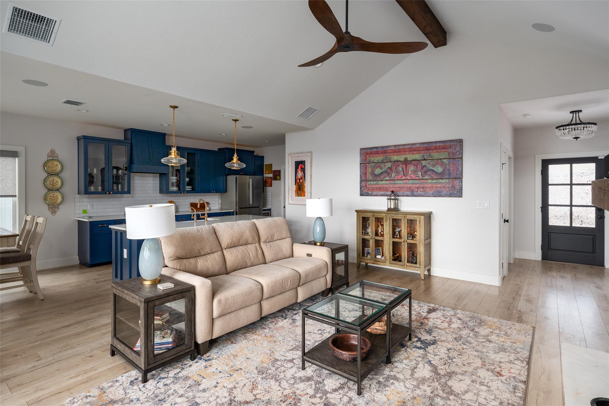 1382 Cottonwood Rd, Fischer, TX 78623