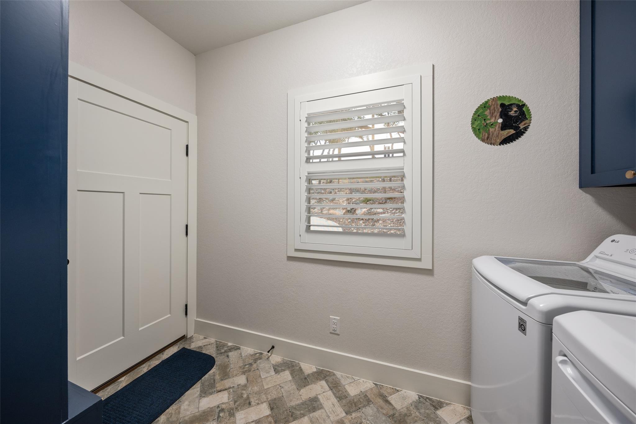 1382 Cottonwood Rd, Fischer, TX 78623