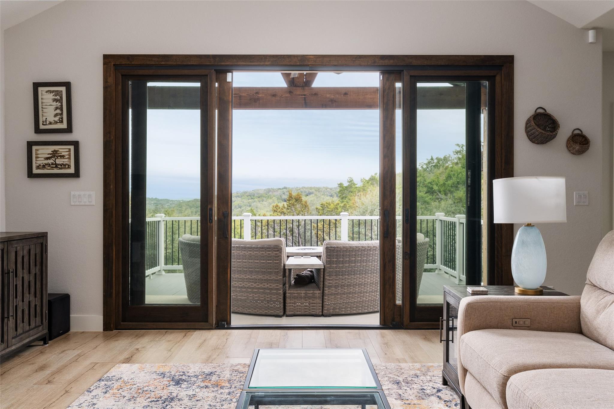 1382 Cottonwood Rd, Fischer, TX 78623