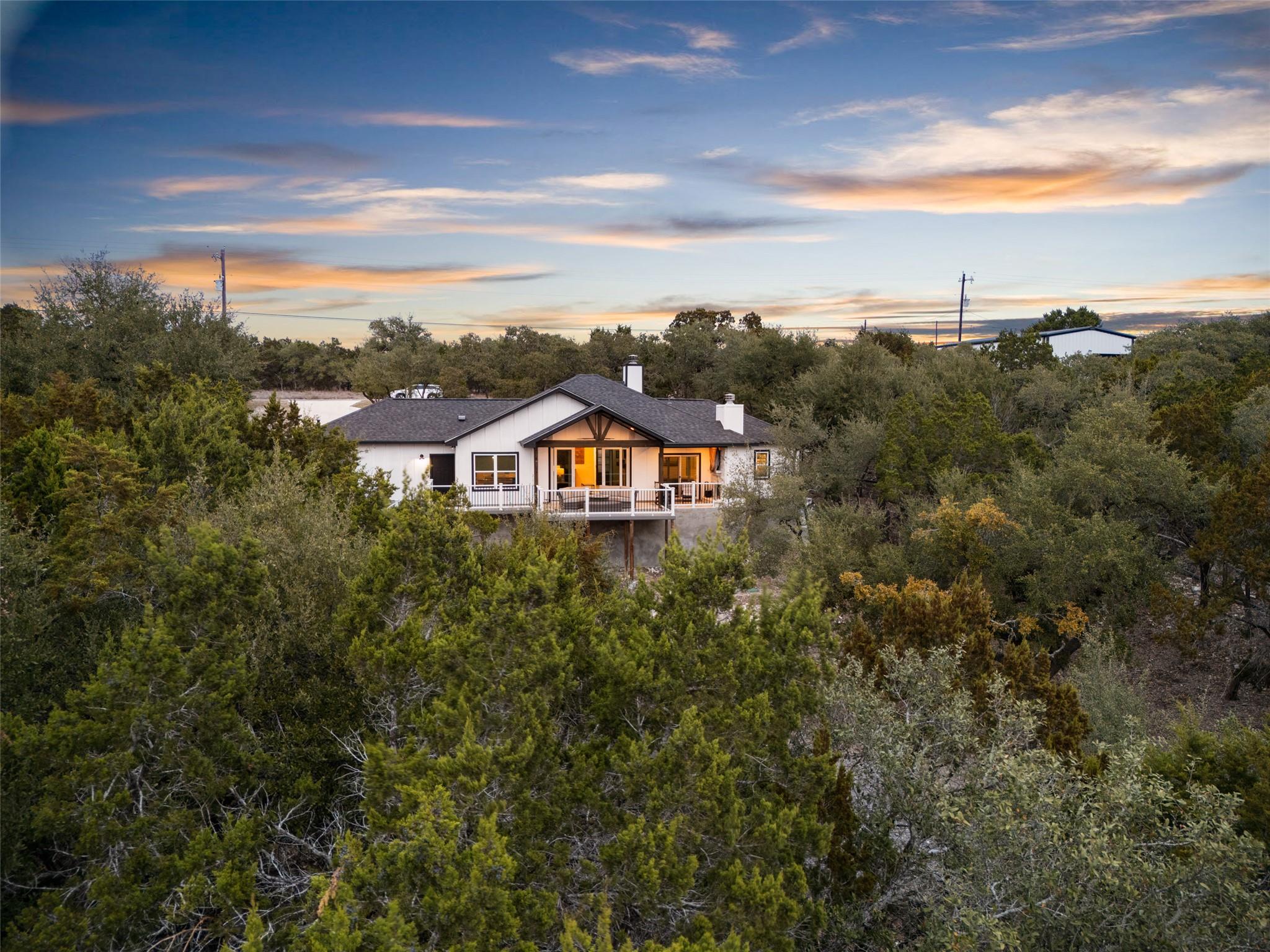 1382 Cottonwood Rd, Fischer, TX 78623