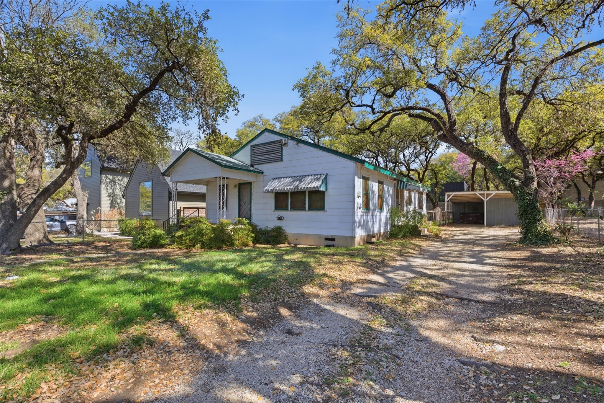 2607 S 4th St, Austin, TX 78704