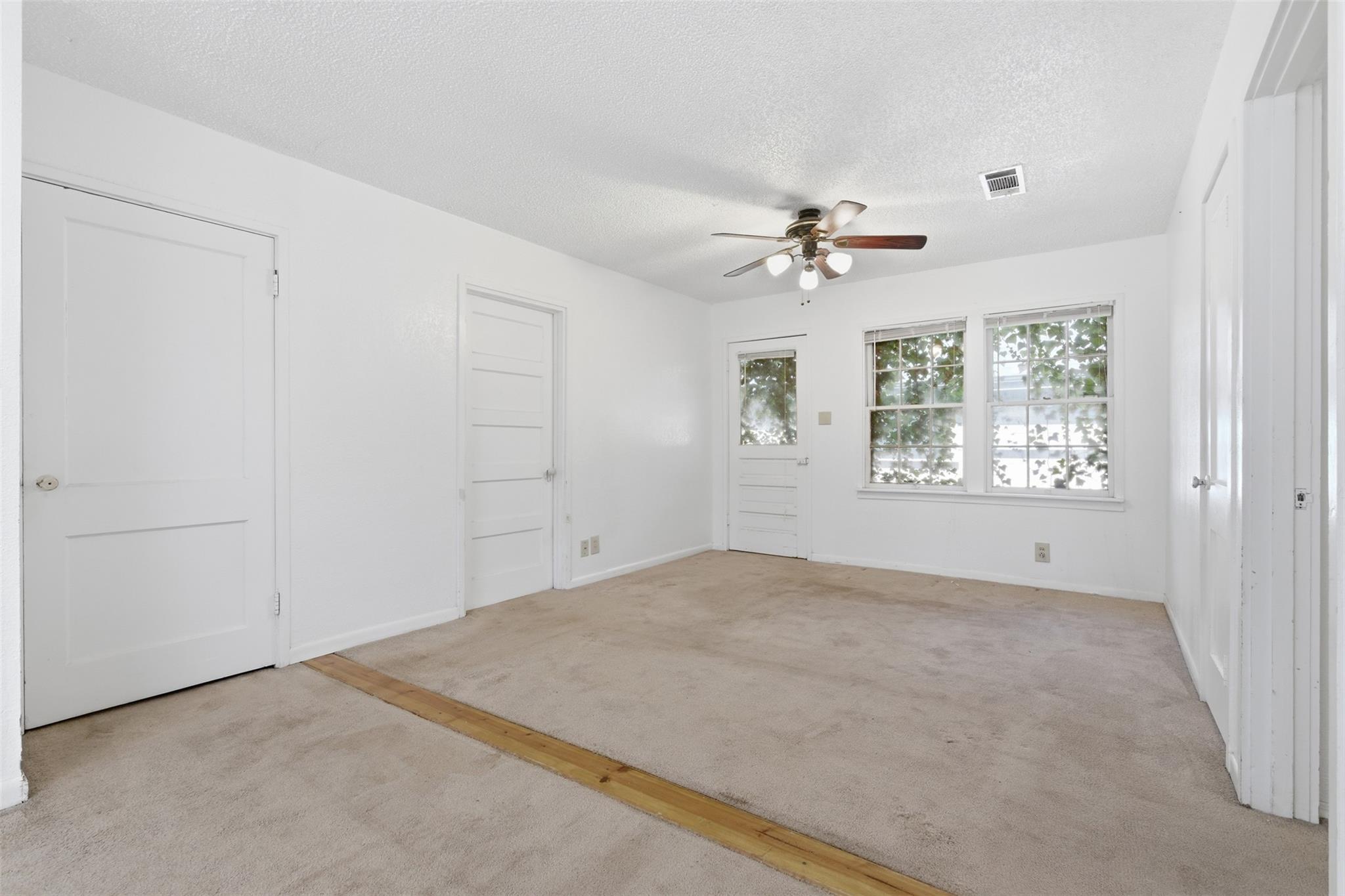 2607 S 4th St, Austin, TX 78704