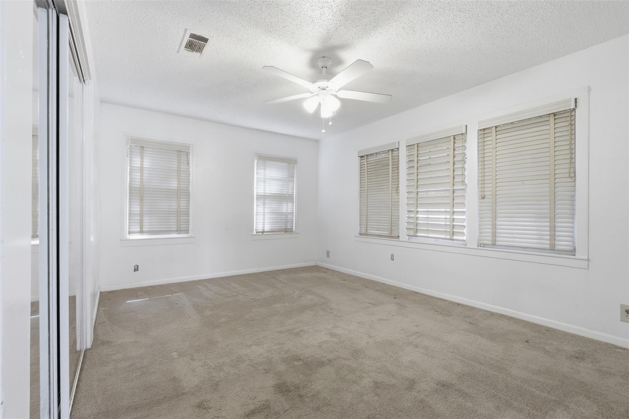 2607 S 4th St, Austin, TX 78704