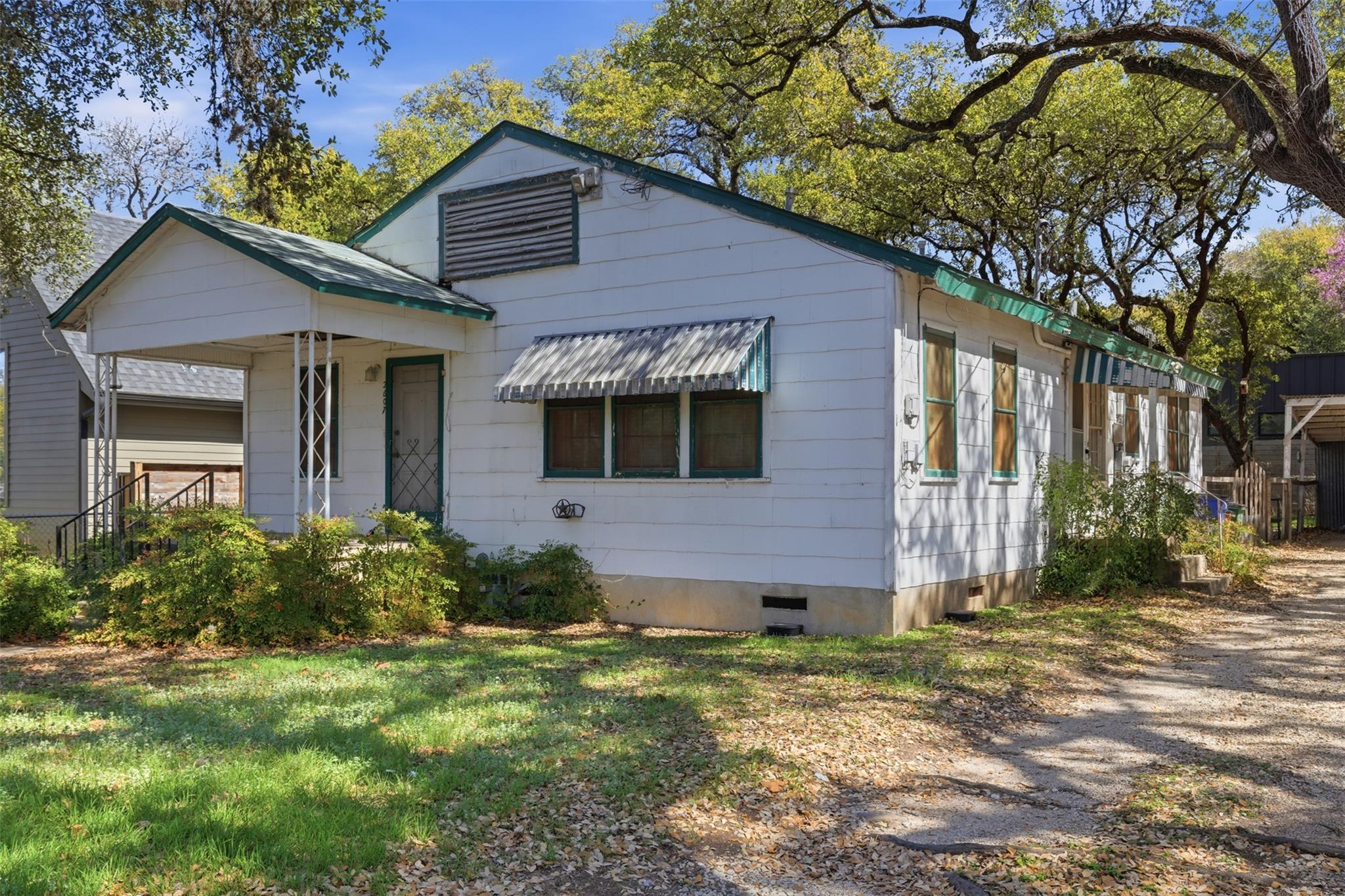 2607 S 4th St, Austin, TX 78704