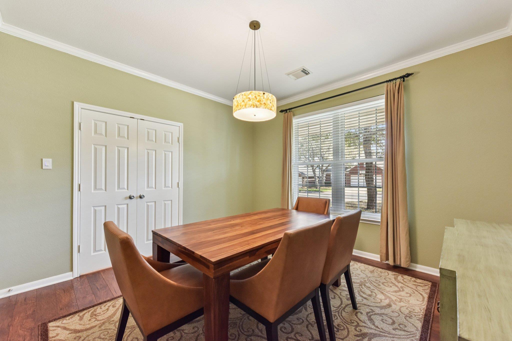 9100 Wampton Way, Austin, TX 78749