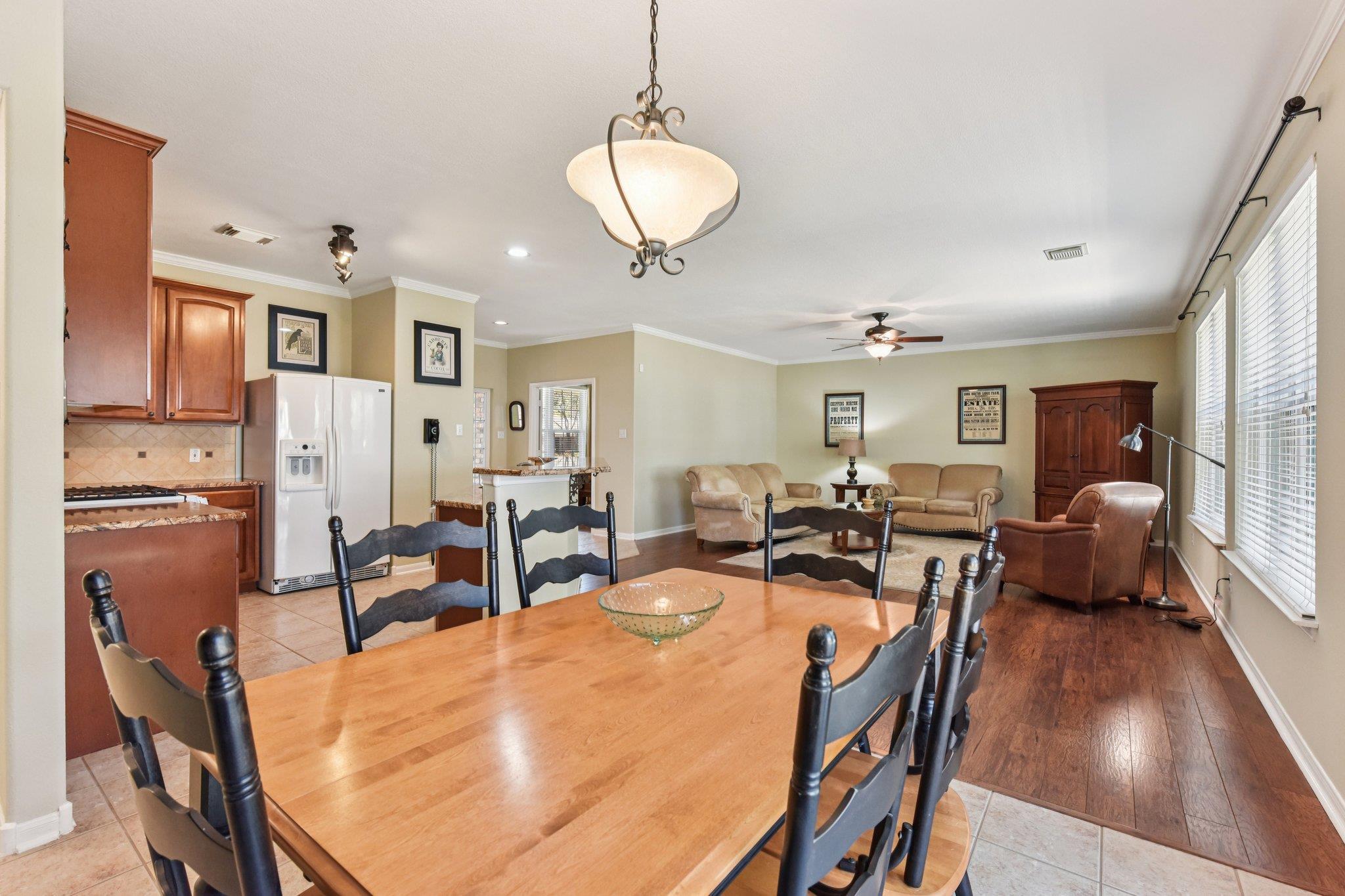 9100 Wampton Way, Austin, TX 78749