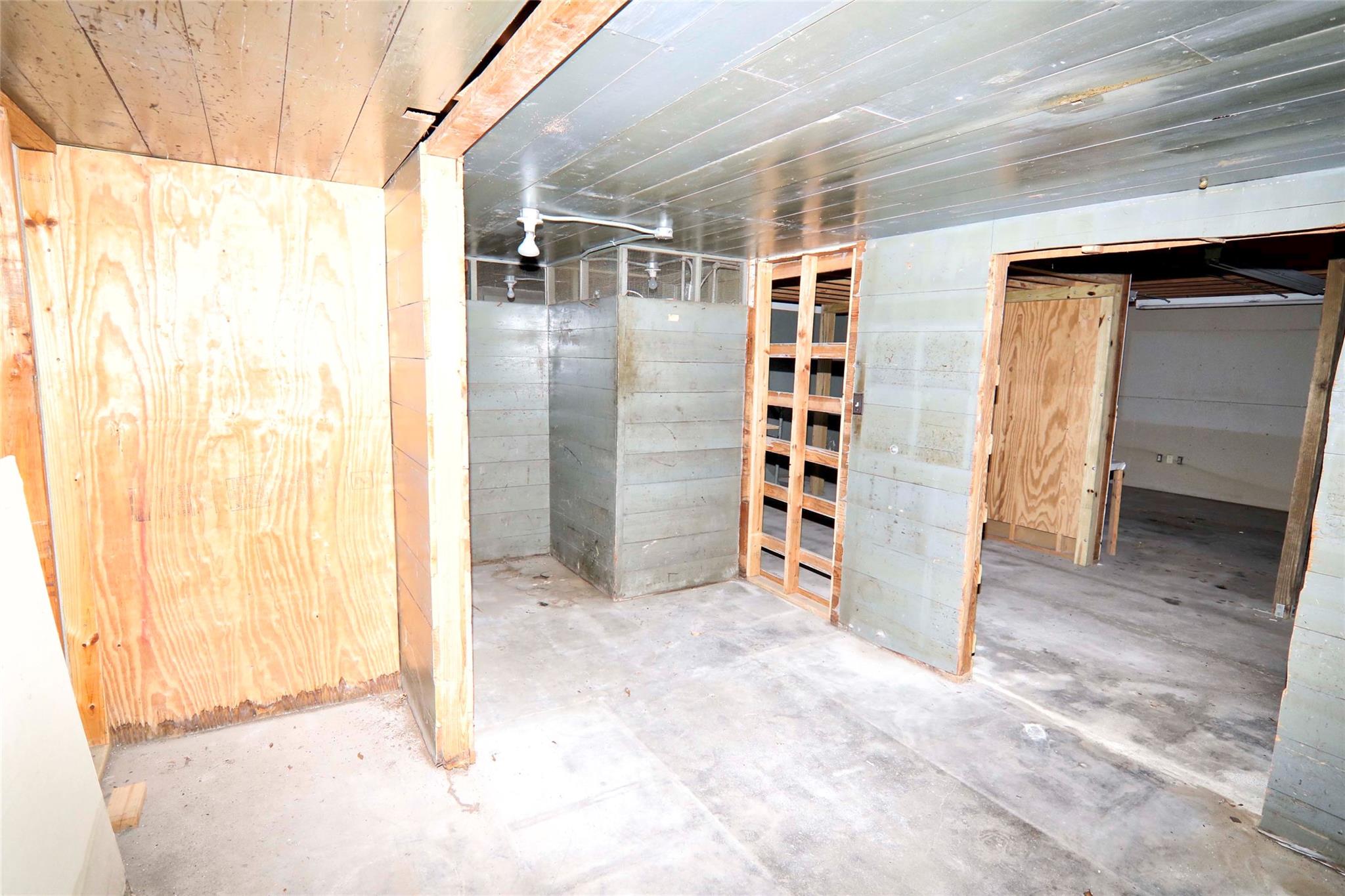 702 Upton Ave, Schulenburg, TX 78956