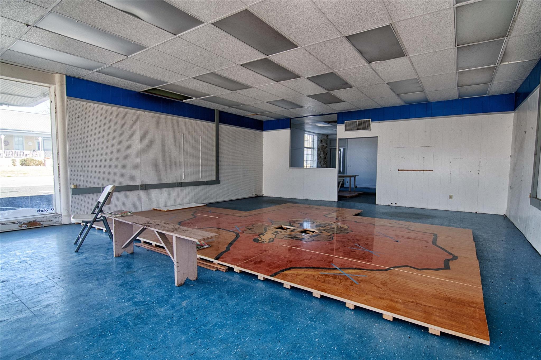 702 Upton Ave, Schulenburg, TX 78956