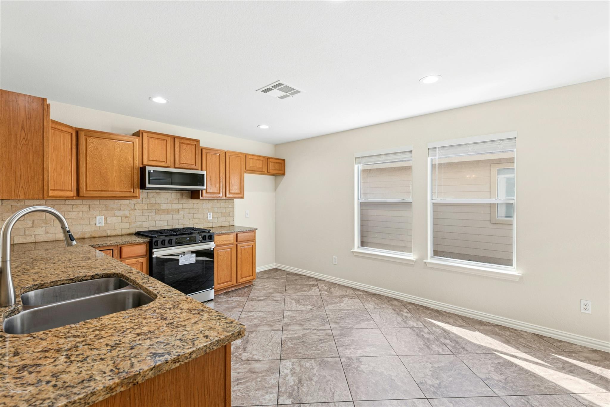 17913 Honey Locust Ln, Elgin, TX 78621