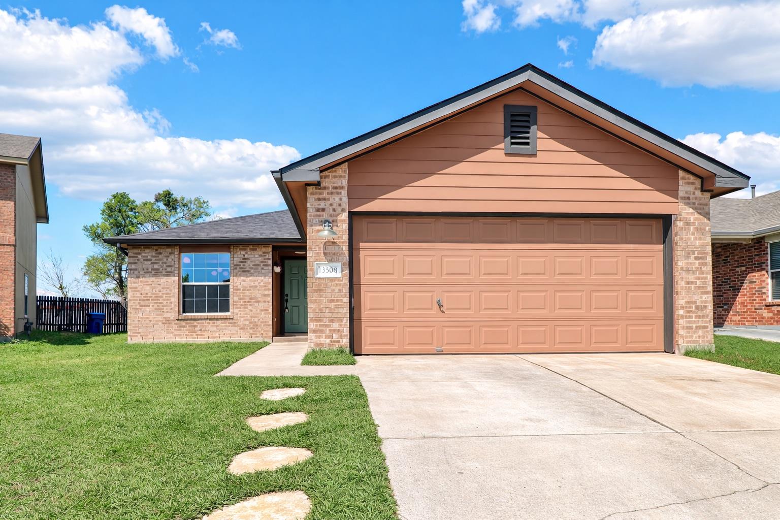 13508 Sierra Wind Ln, Elgin, TX 78621